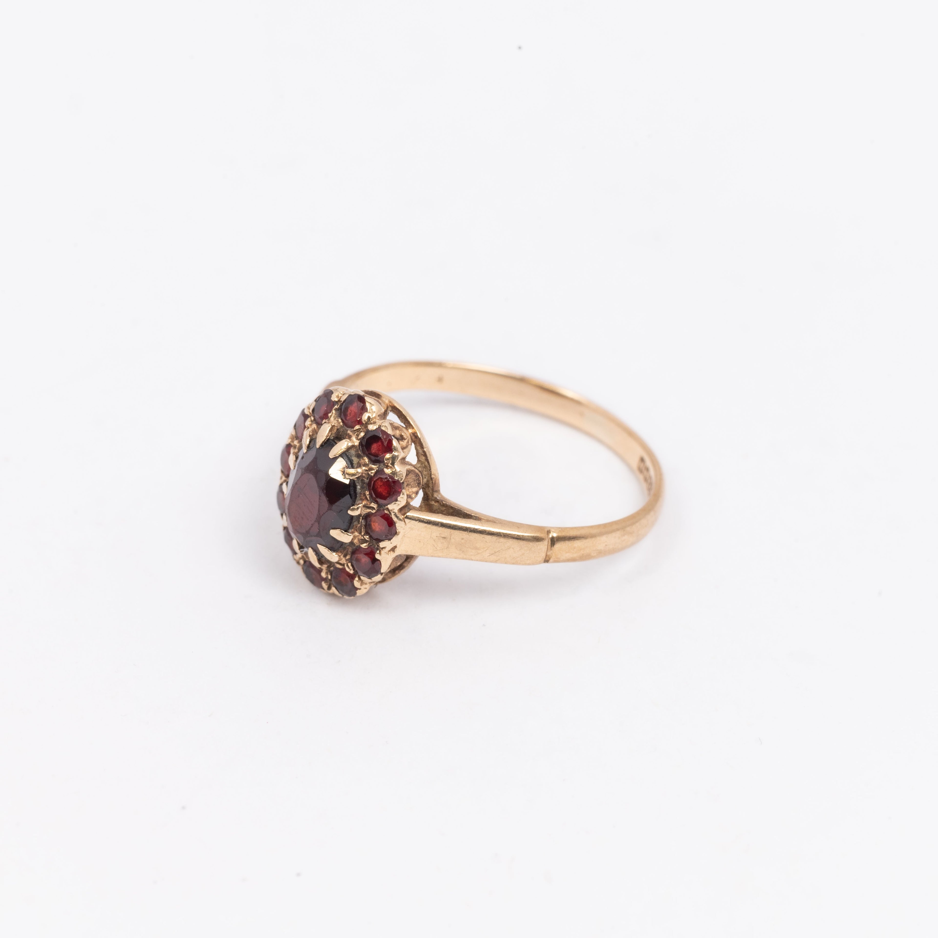 Ladies Garnet Ring