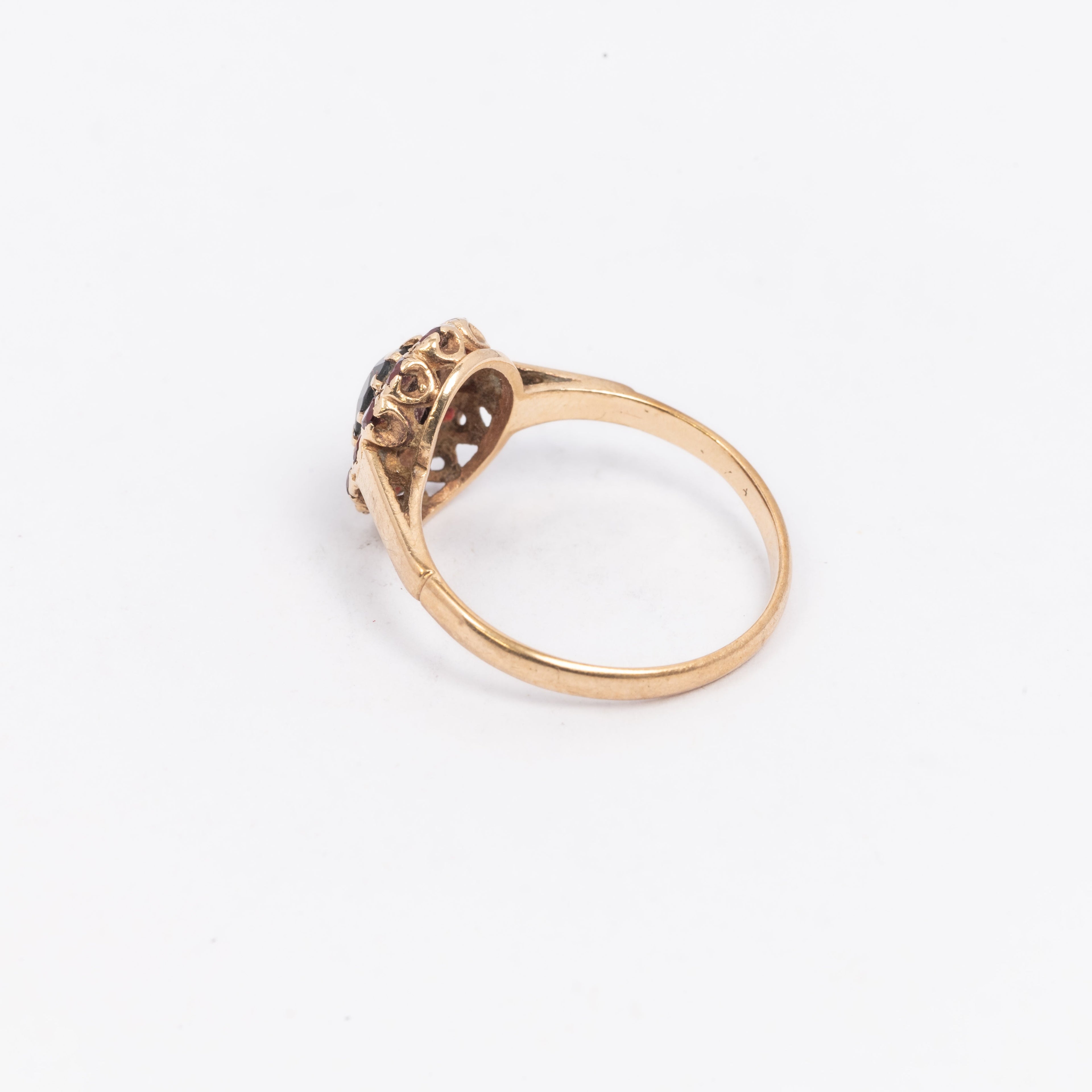 Ladies Garnet Ring