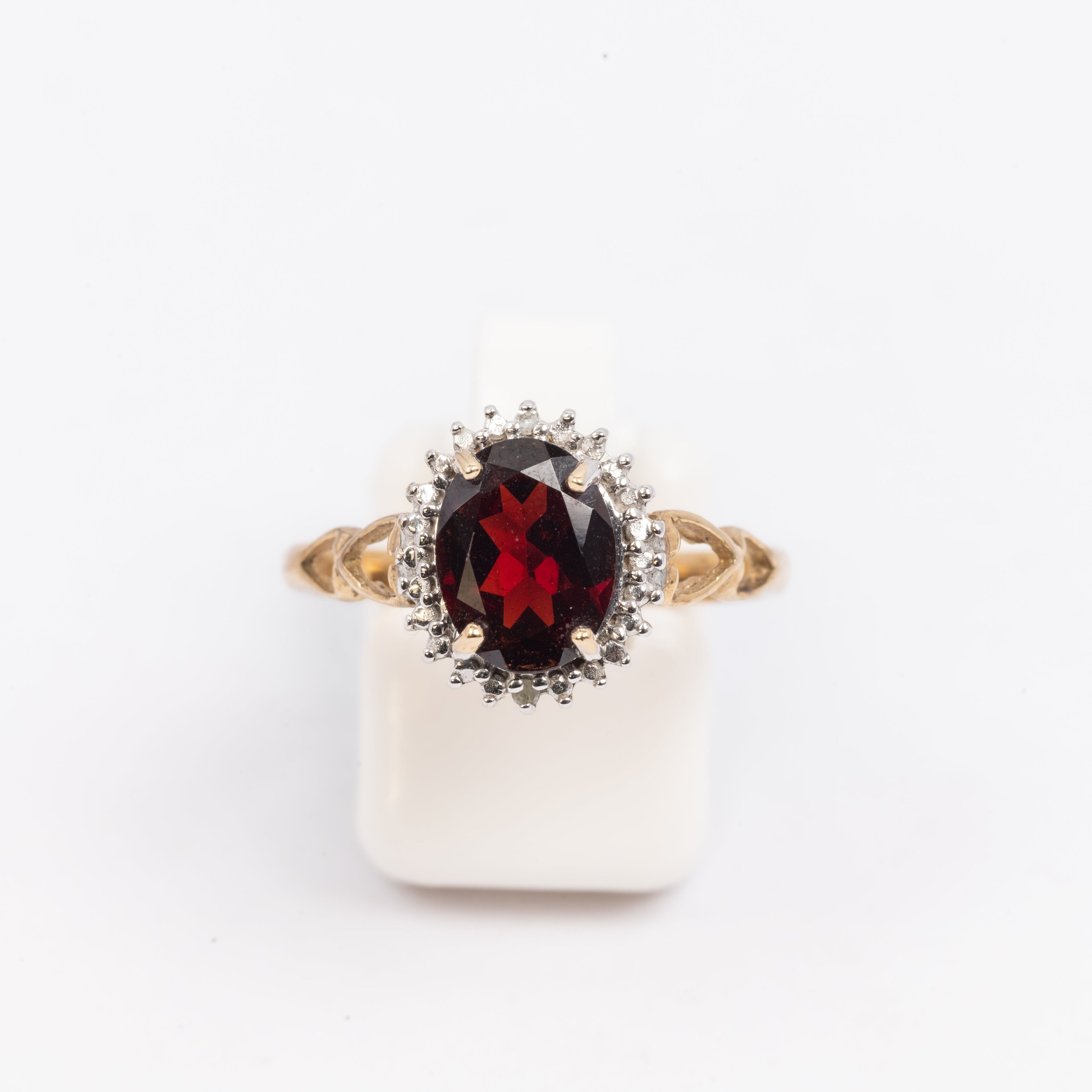 Ladies Garnet Ring