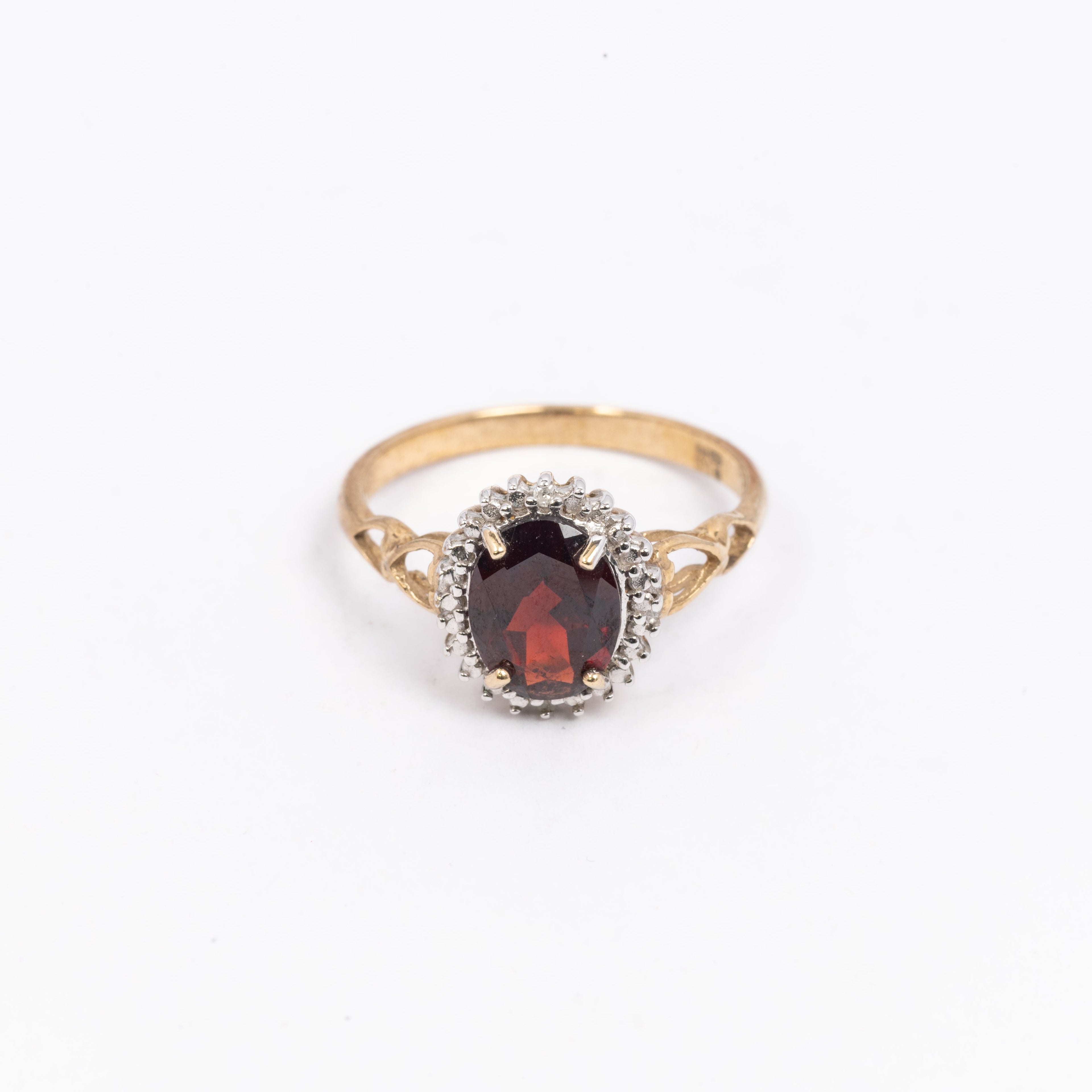 Ladies Garnet Ring