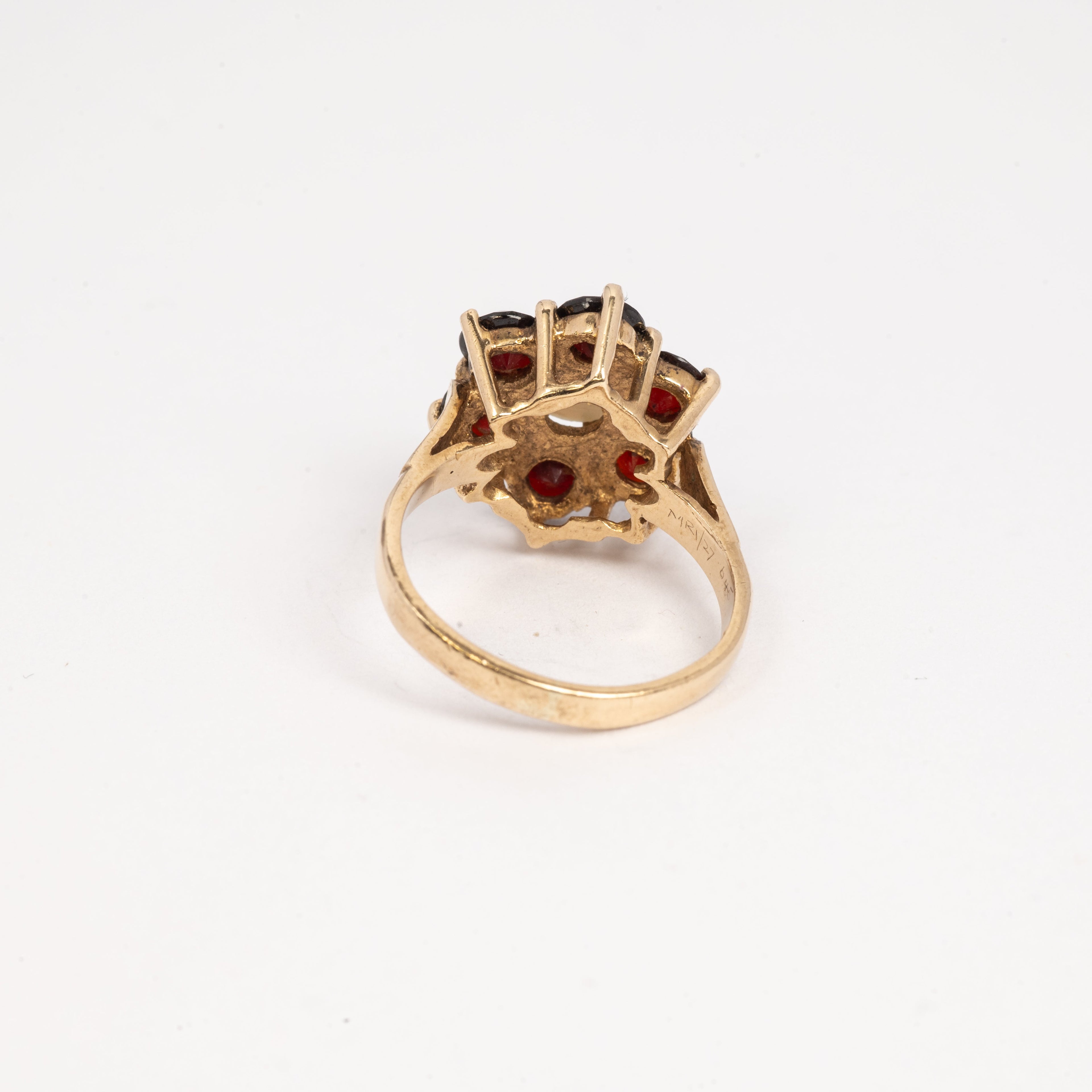 Ladies Garnet & Pearl Ring