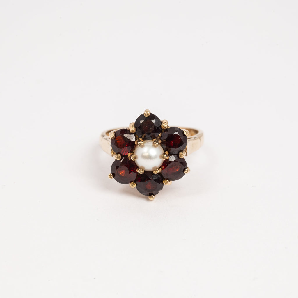 Ladies Garnet & Pearl Ring