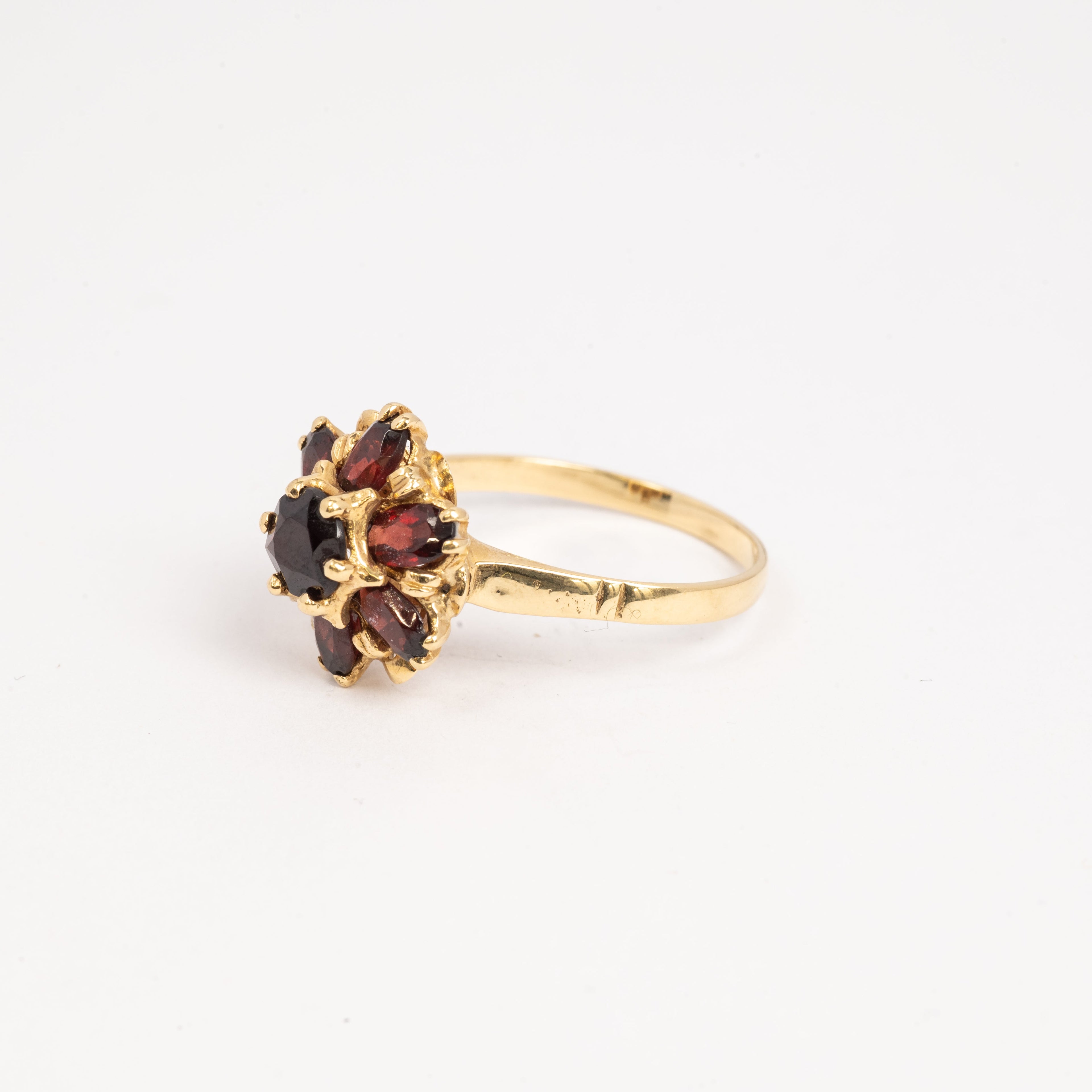 Ladies Garnet Ring