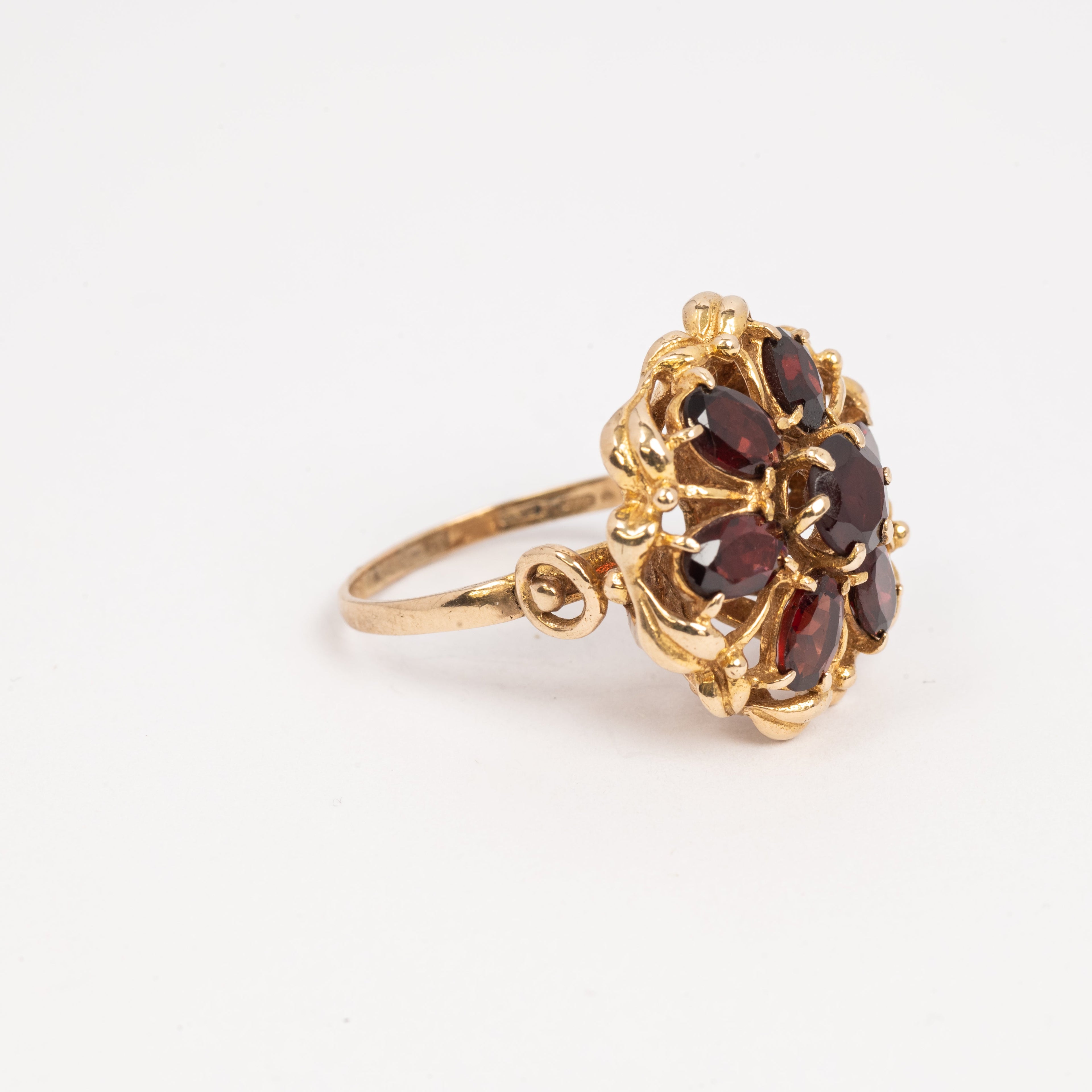 Ladies Garnet Ring
