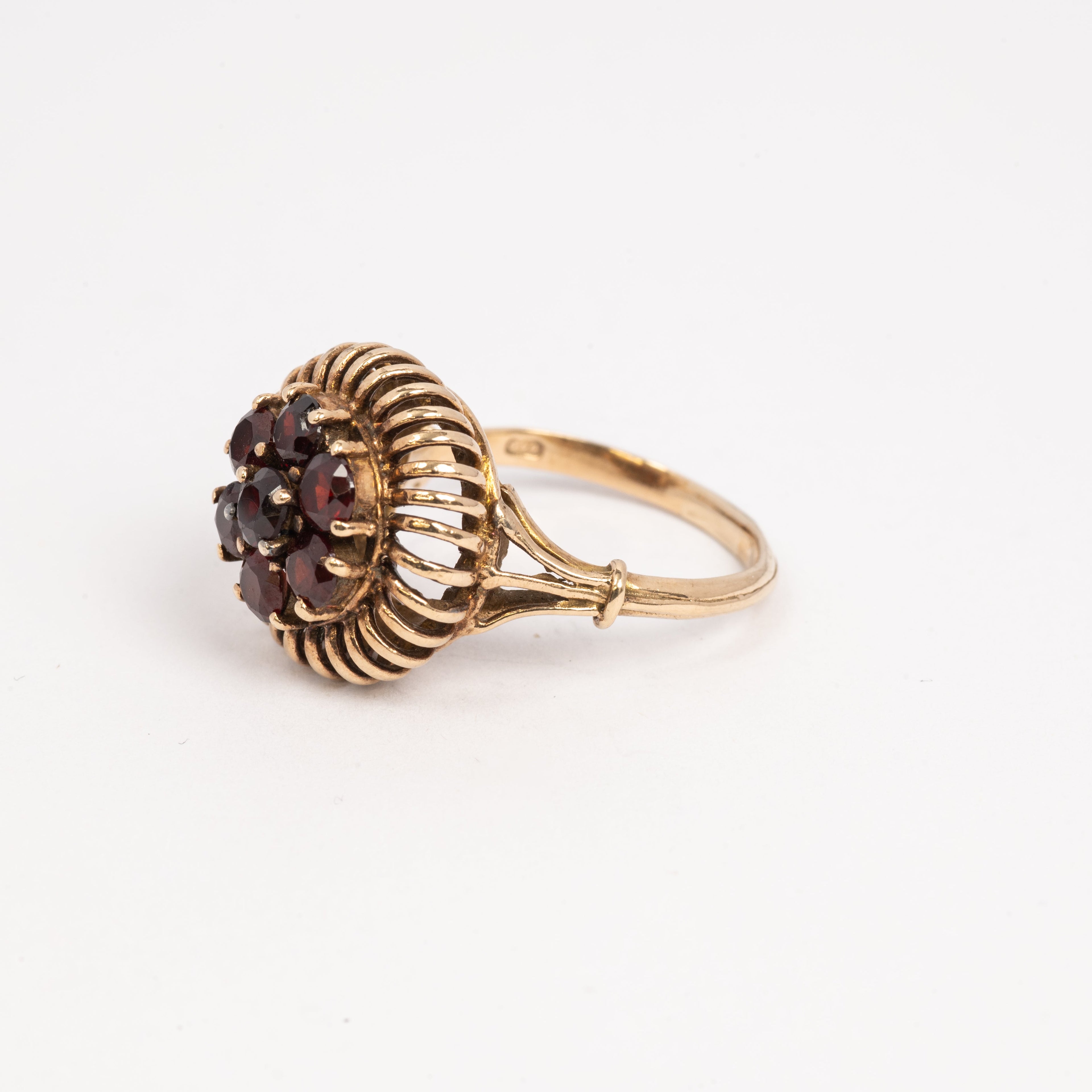 Ladies Raised Garnet Ring