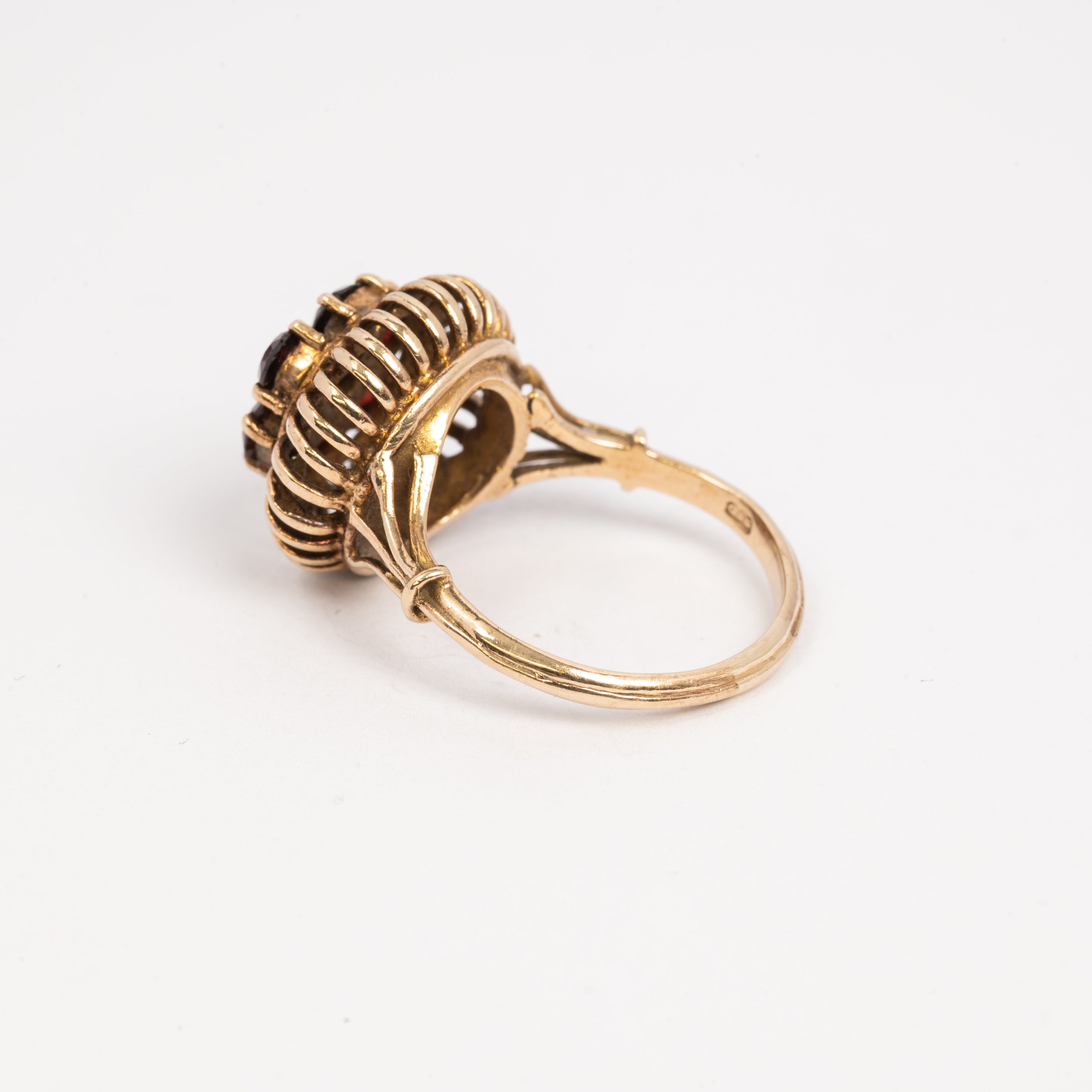 Ladies Raised Garnet Ring