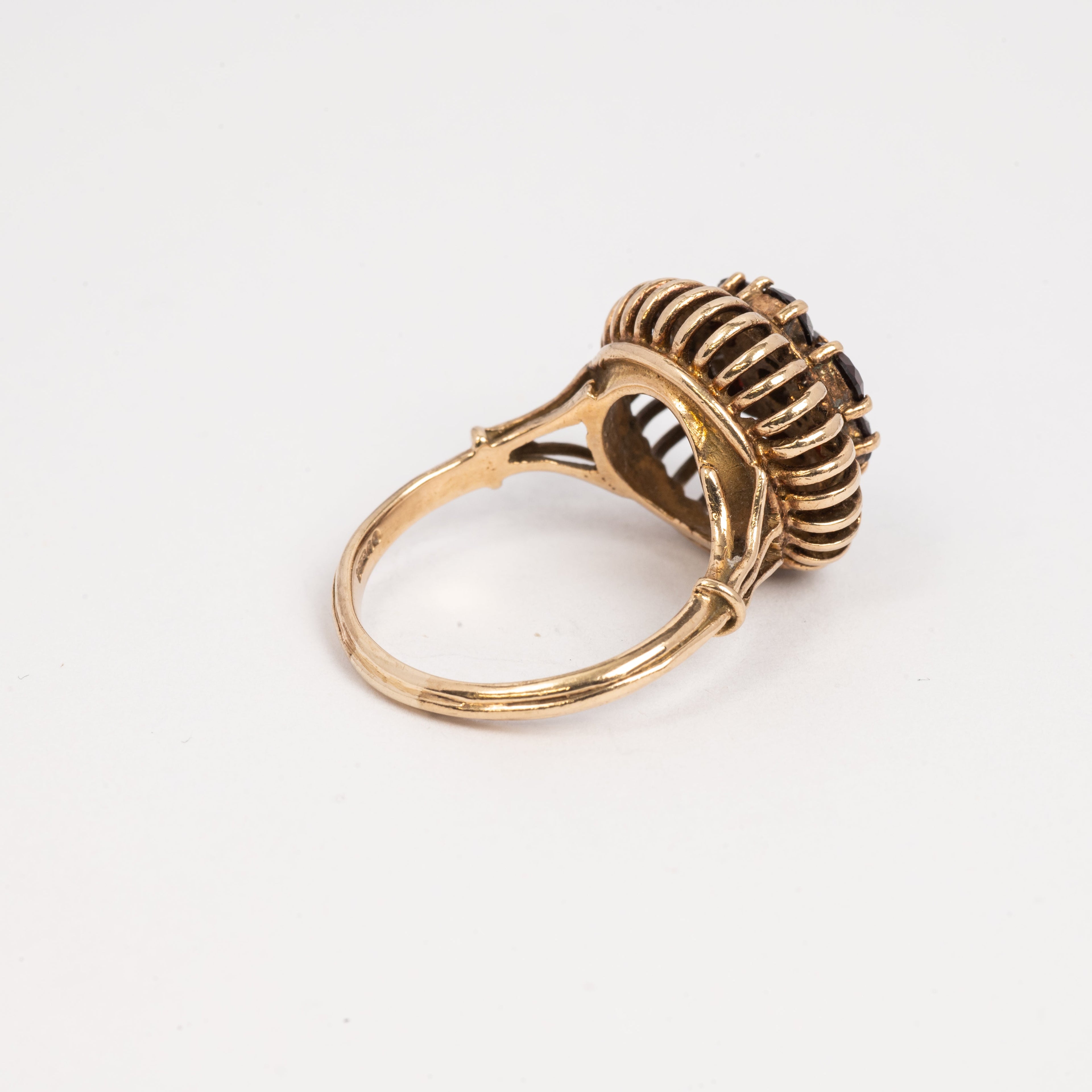 Ladies Raised Garnet Ring