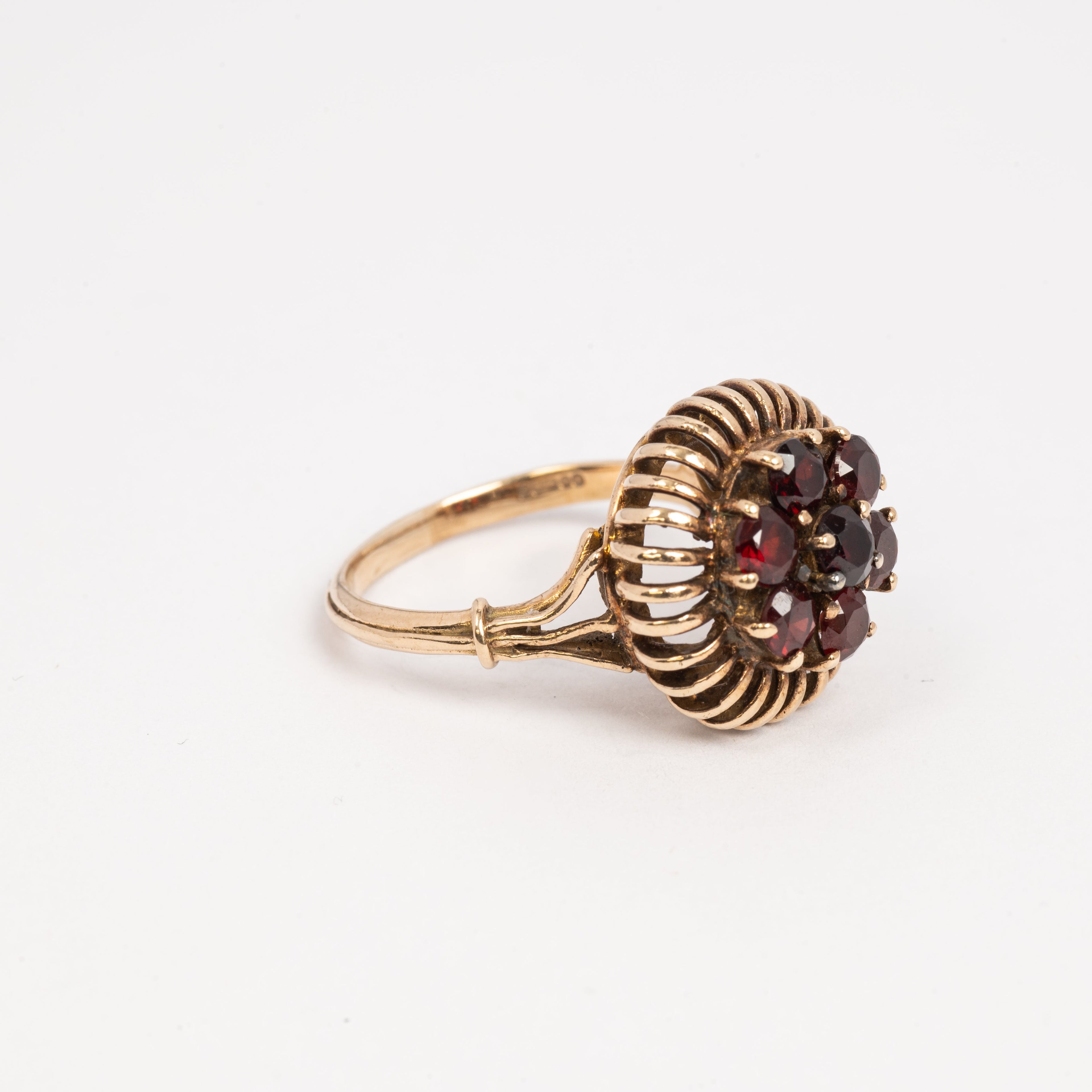 Ladies Raised Garnet Ring