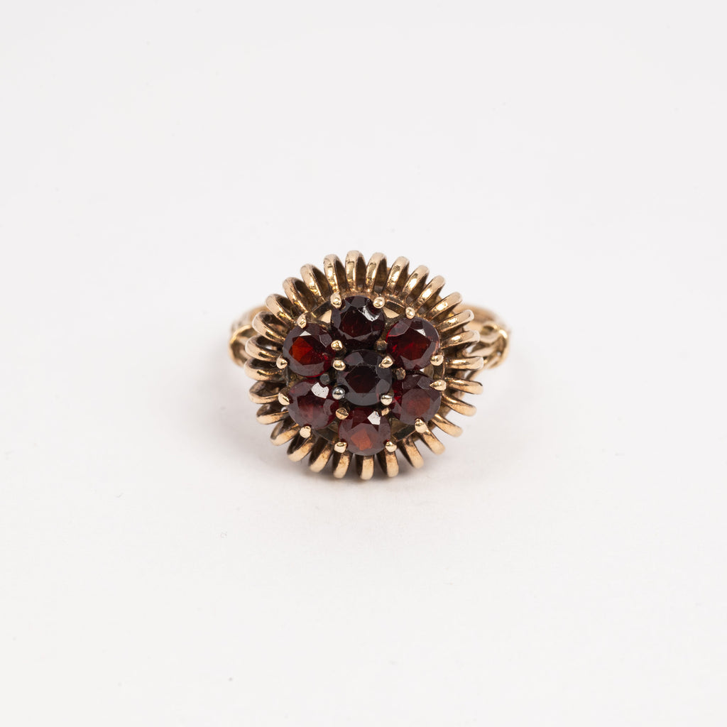 Ladies Raised Garnet Ring