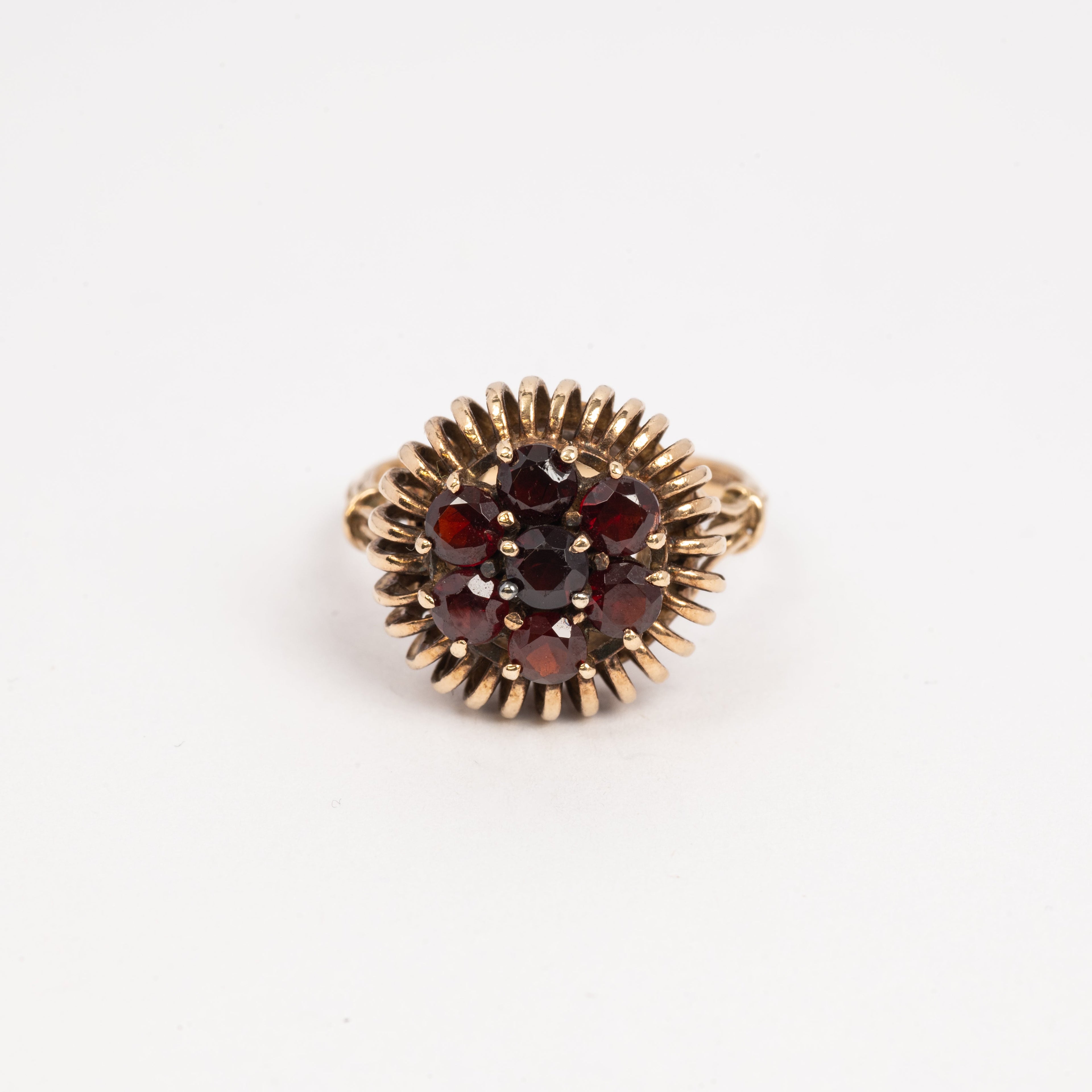 Ladies Raised Garnet Ring