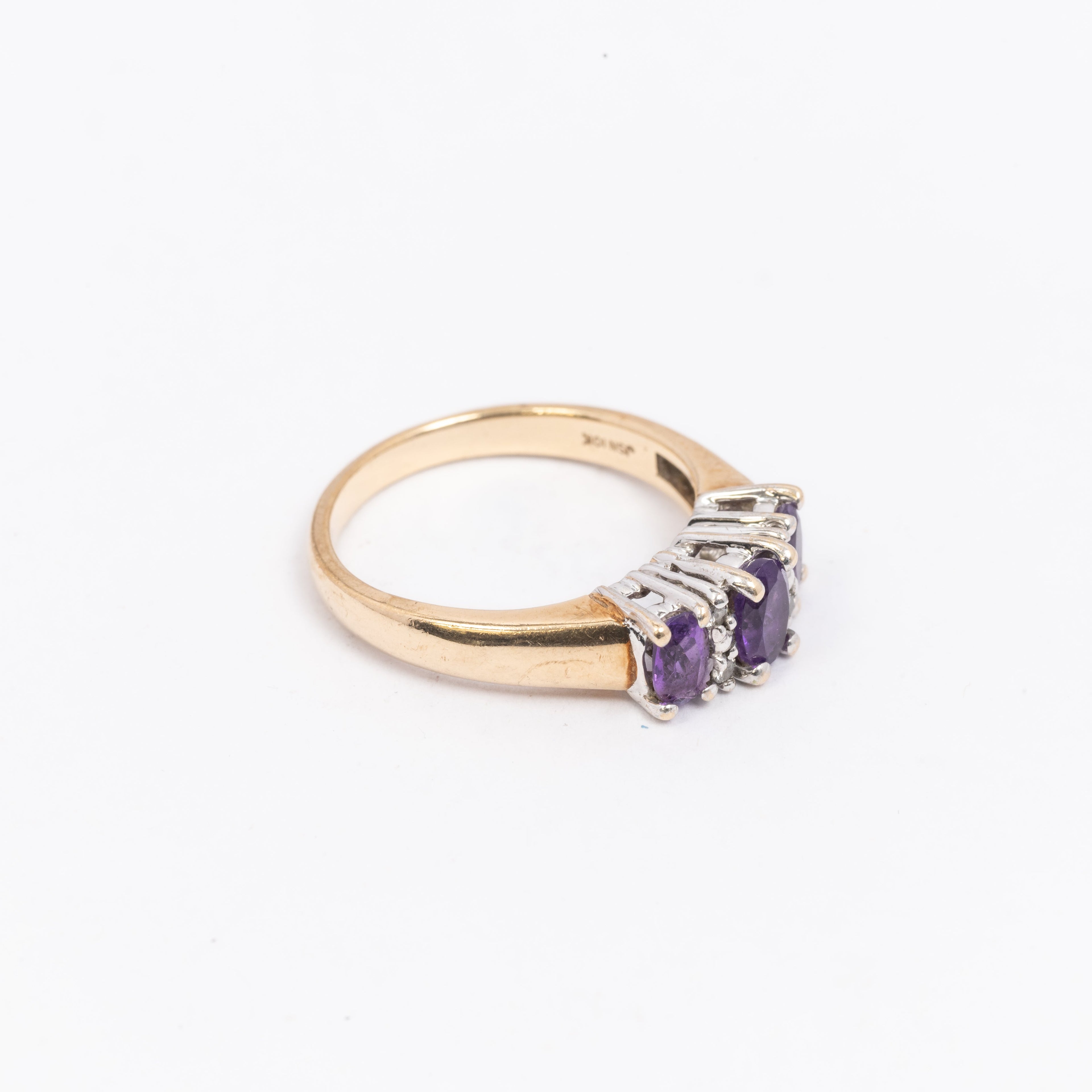 Ladies Amethyst & Diamond RIng