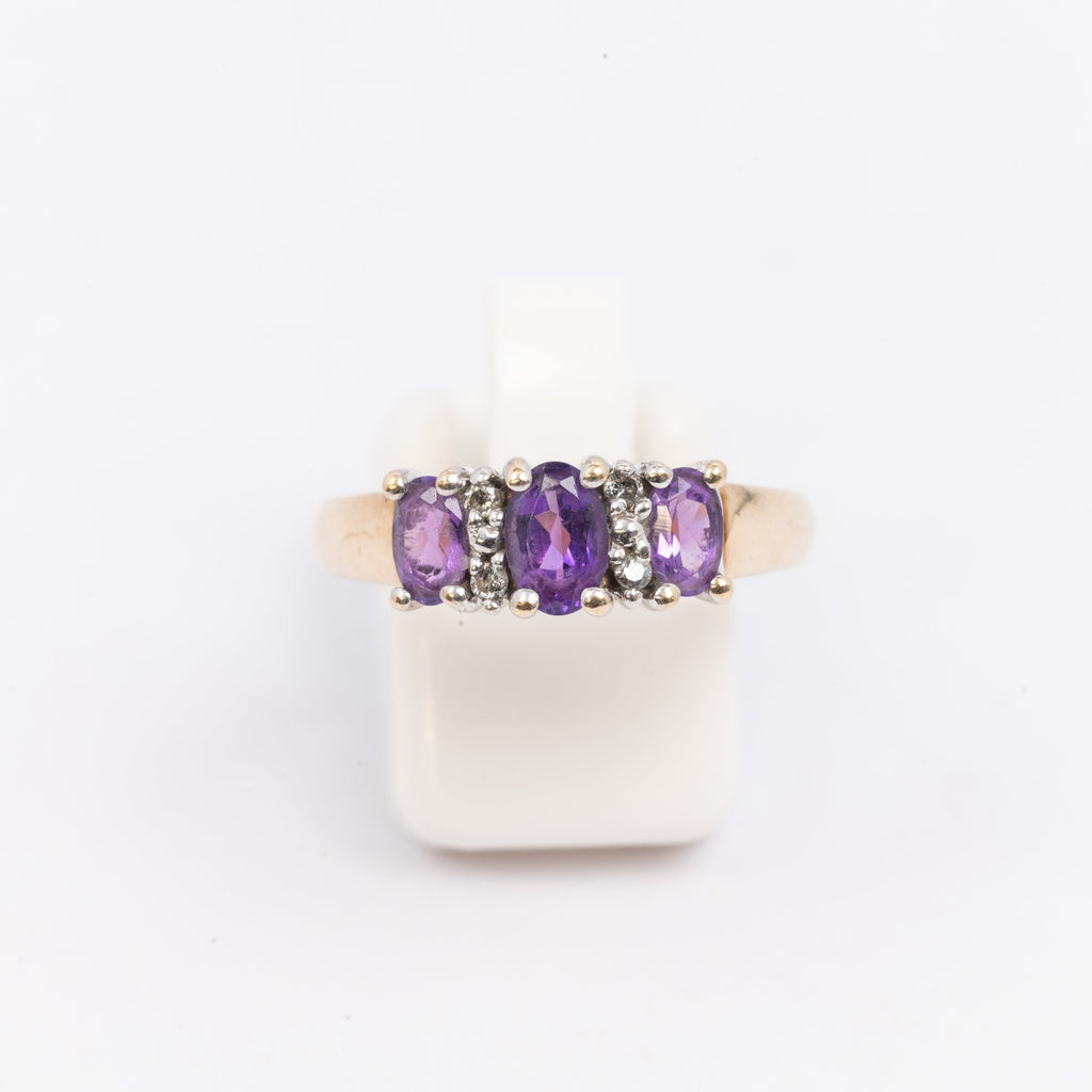 Ladies Amethyst & Diamond RIng