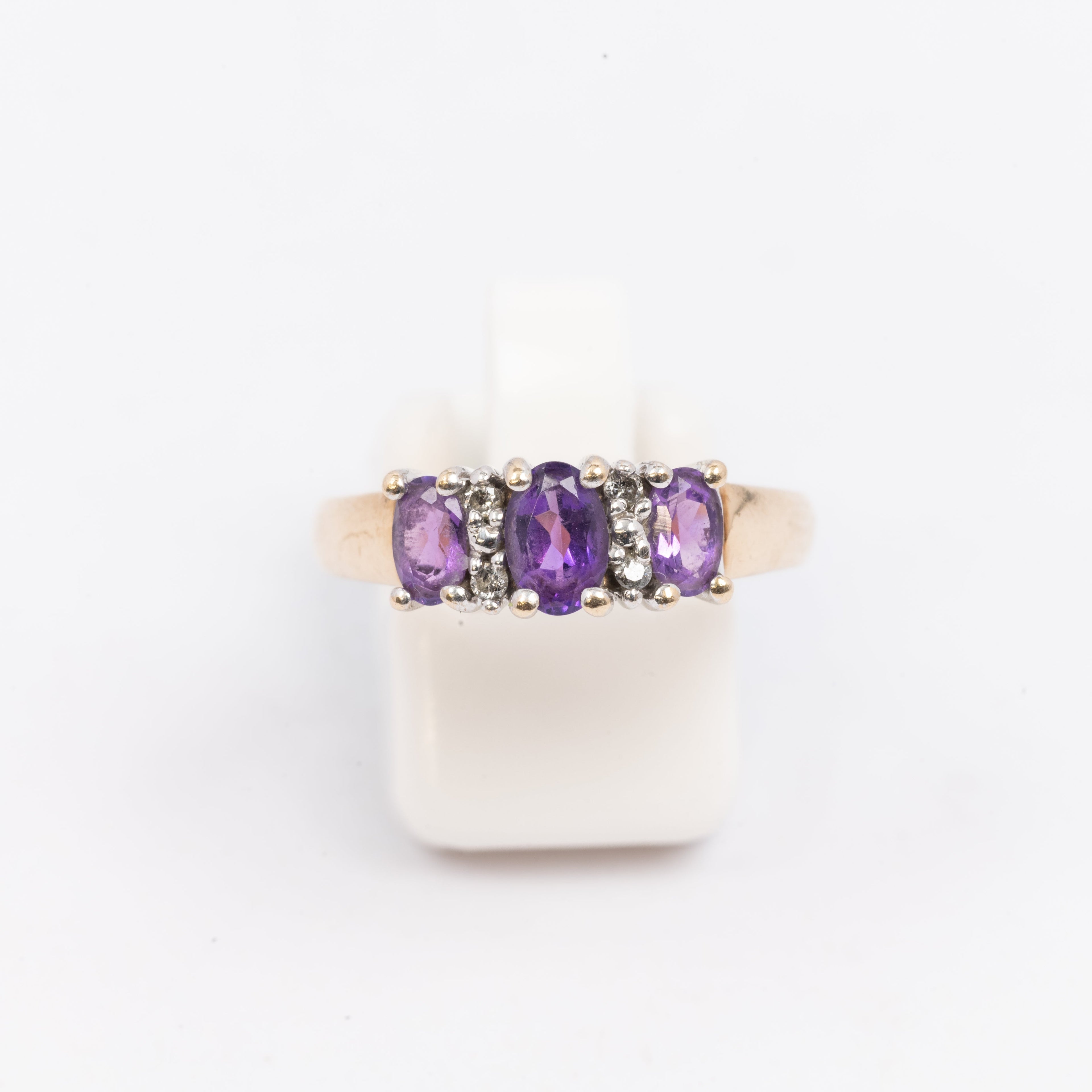 Ladies Amethyst & Diamond RIng