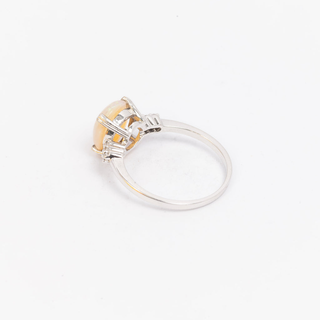 Ladies Opal Ring