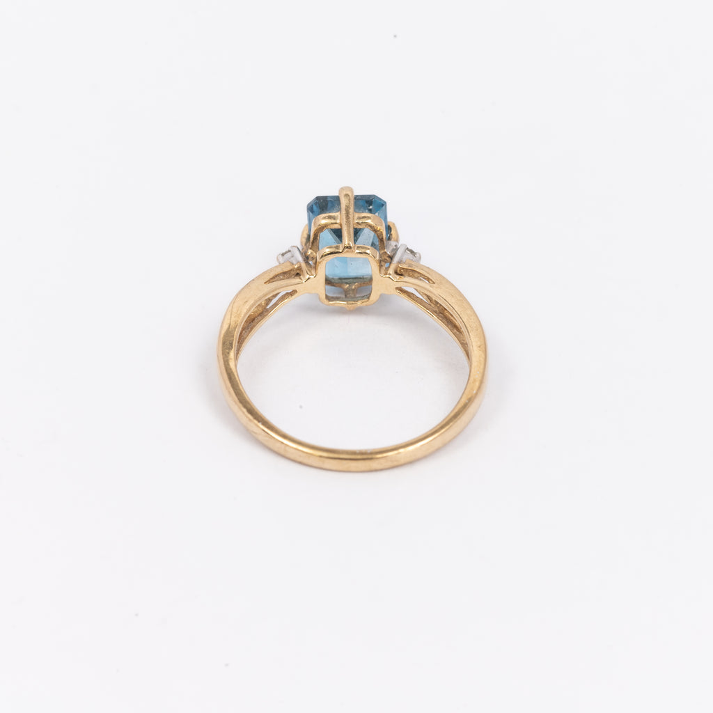 Ladies Blue Topaz Ring