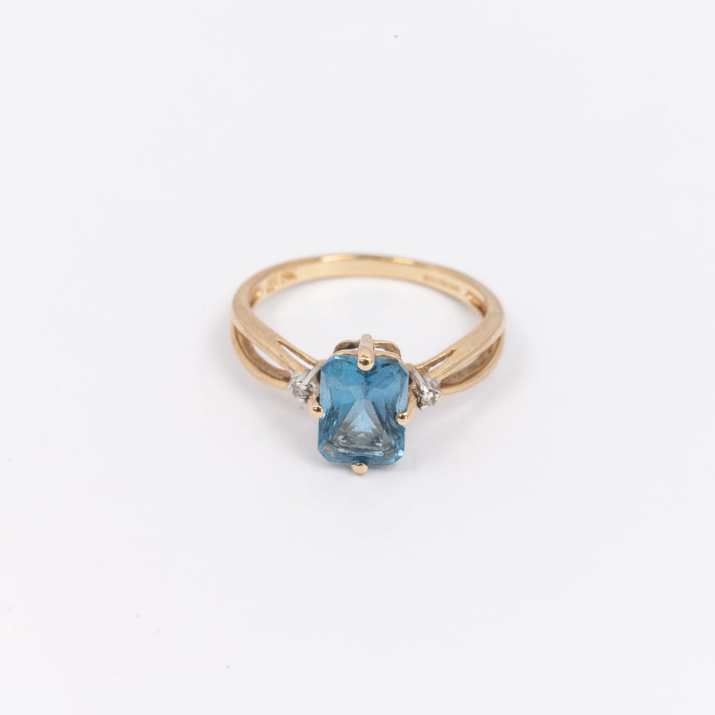 Ladies Blue Topaz Ring