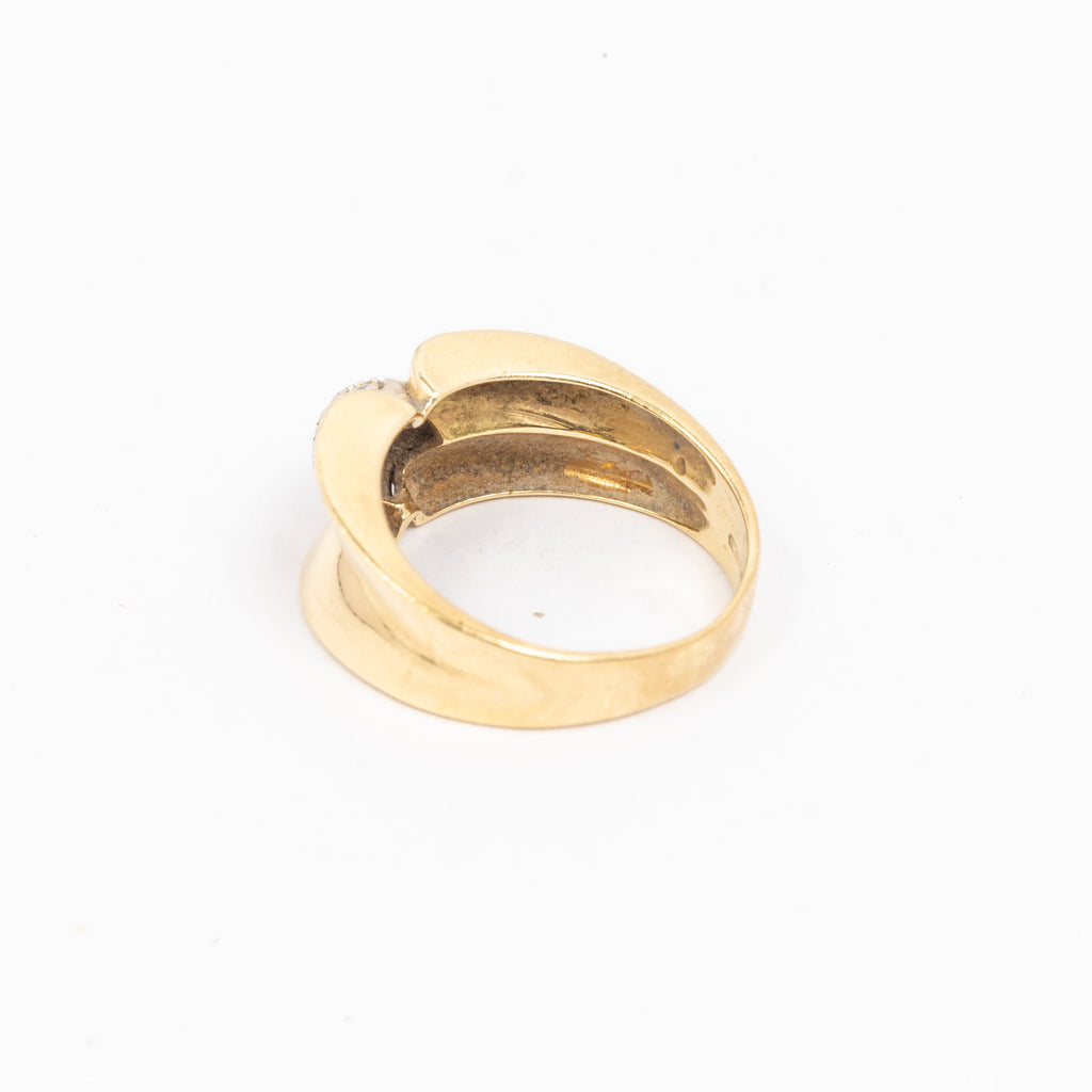 Ribboned Pave Set Ring