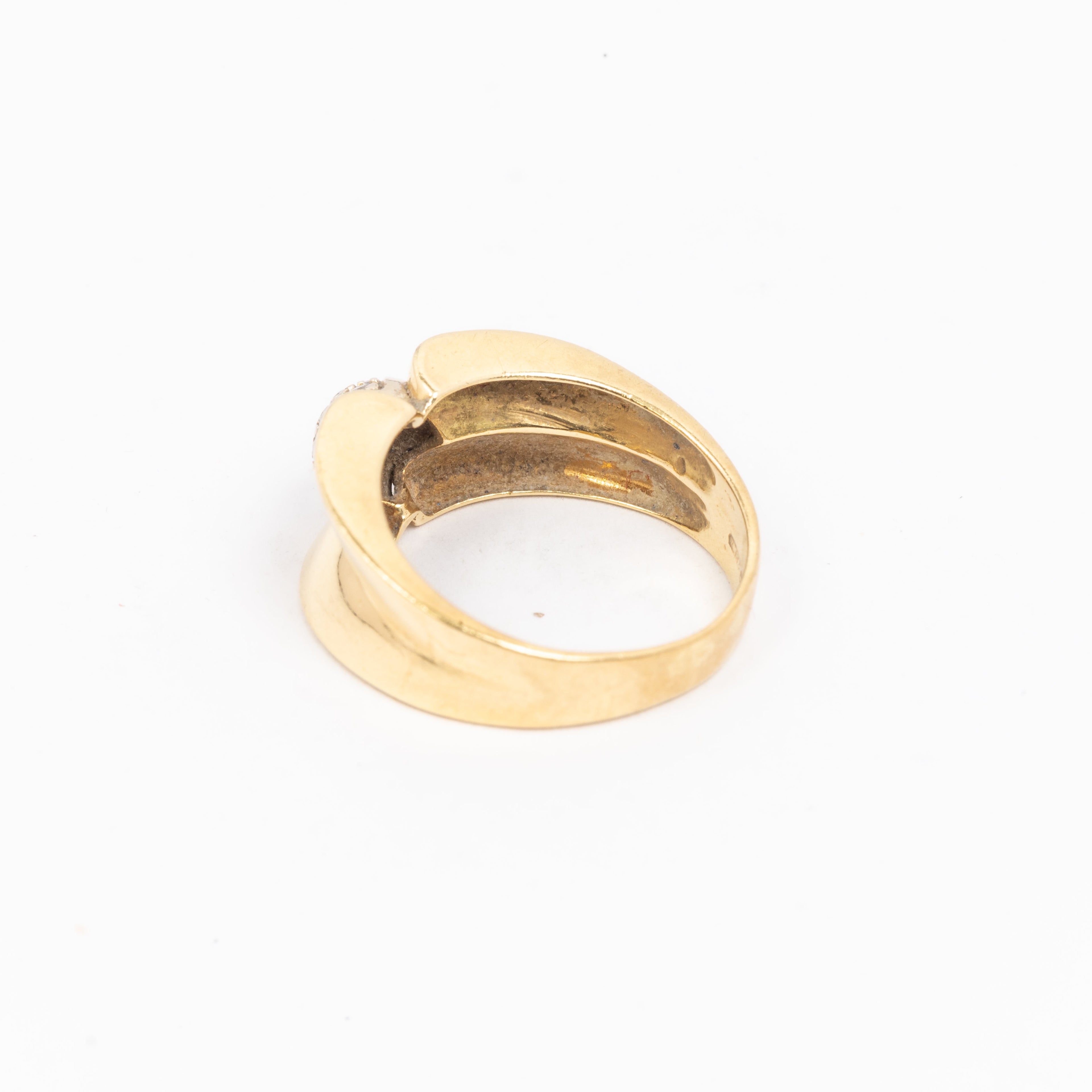 Ribboned Pave Set Ring