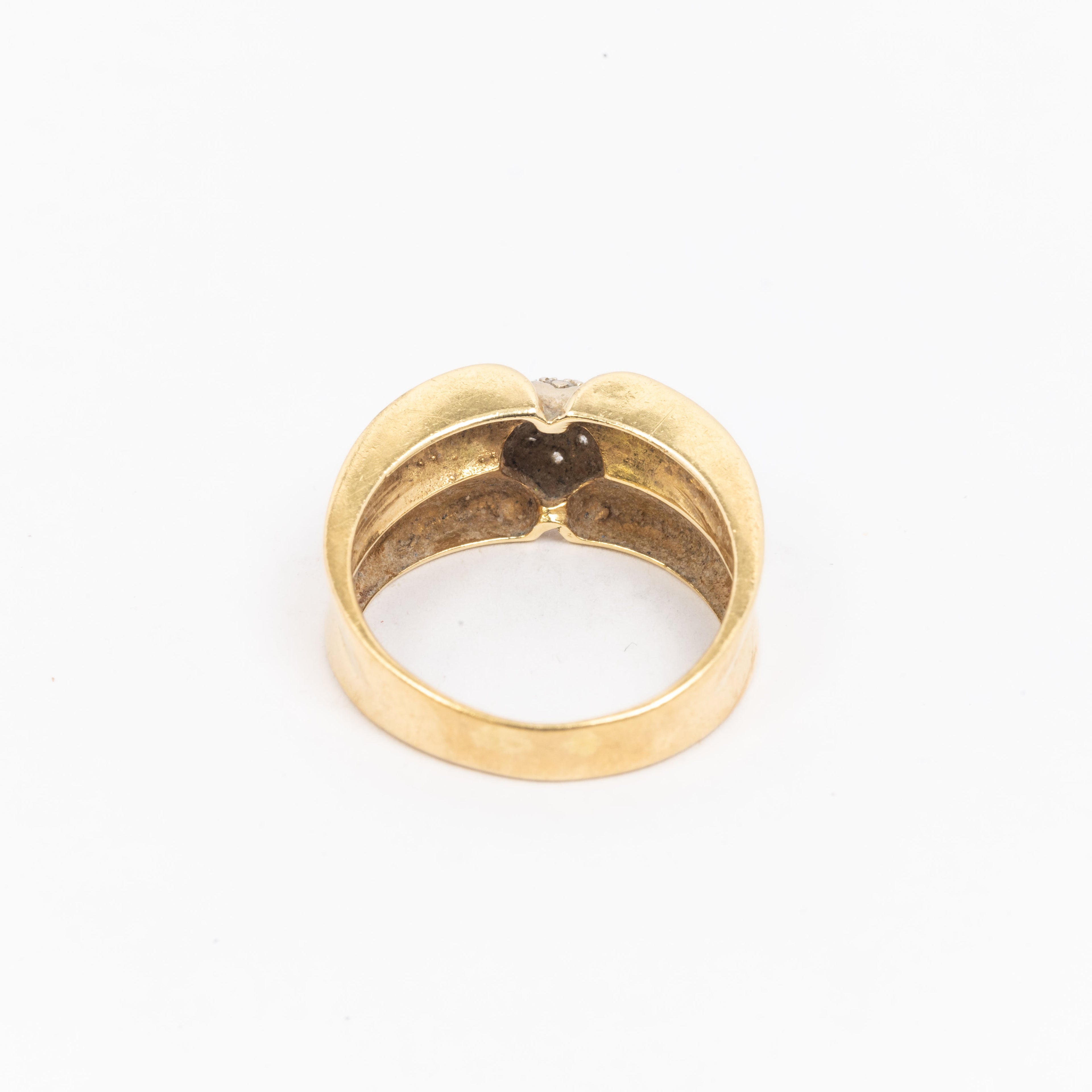 Ribboned Pave Set Ring