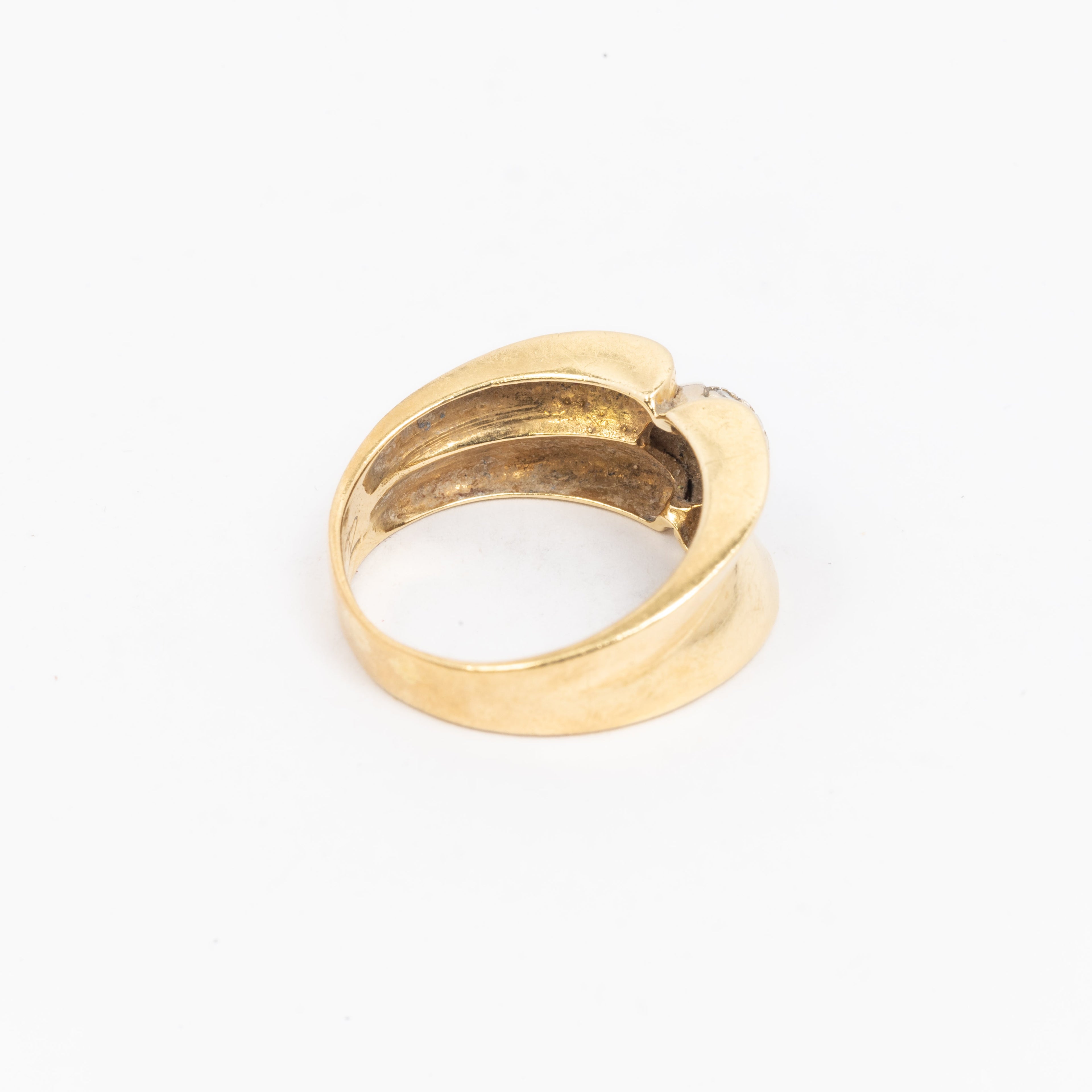 Ribboned Pave Set Ring