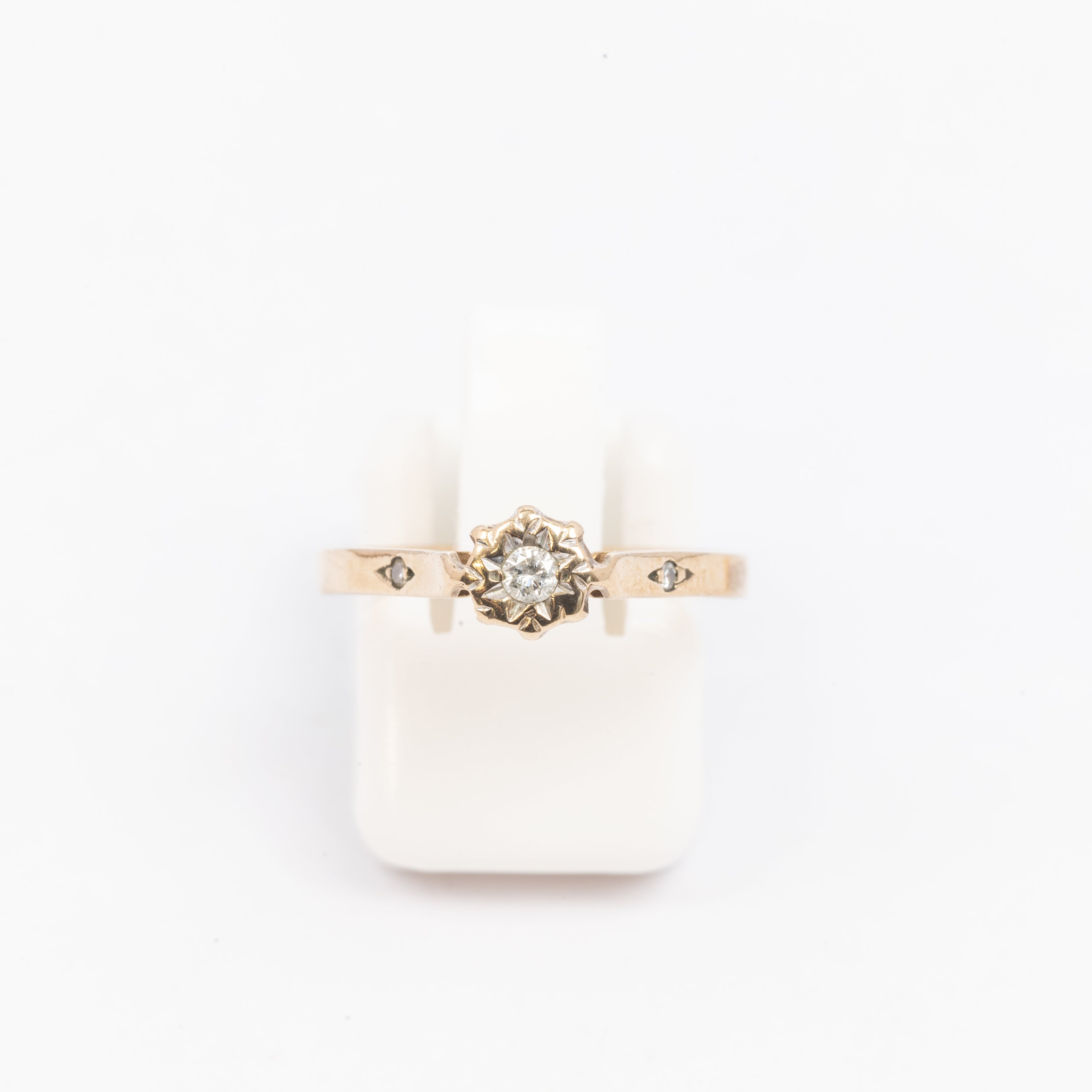 Illusion Diamond Solitaire Ring