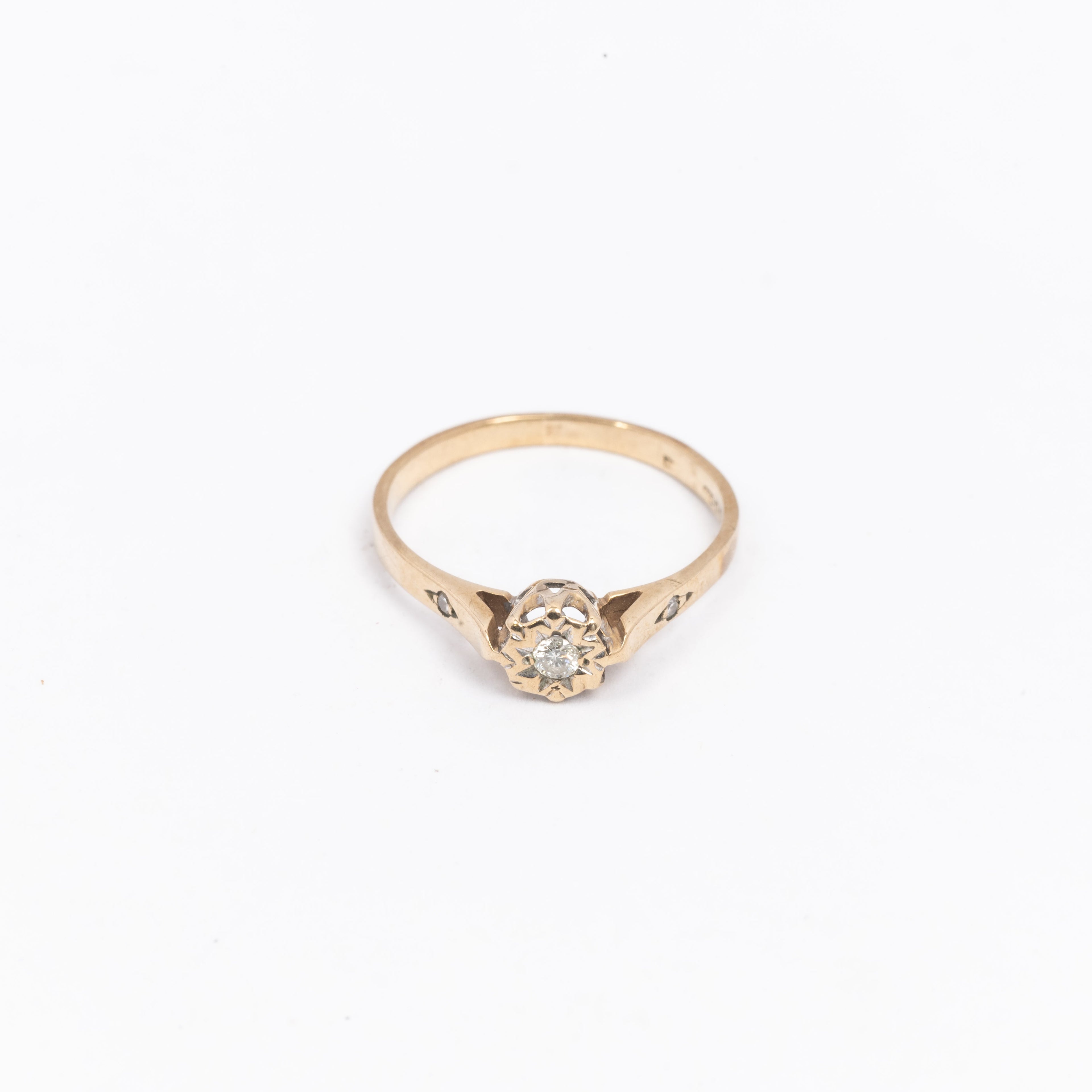 Illusion Diamond Solitaire Ring