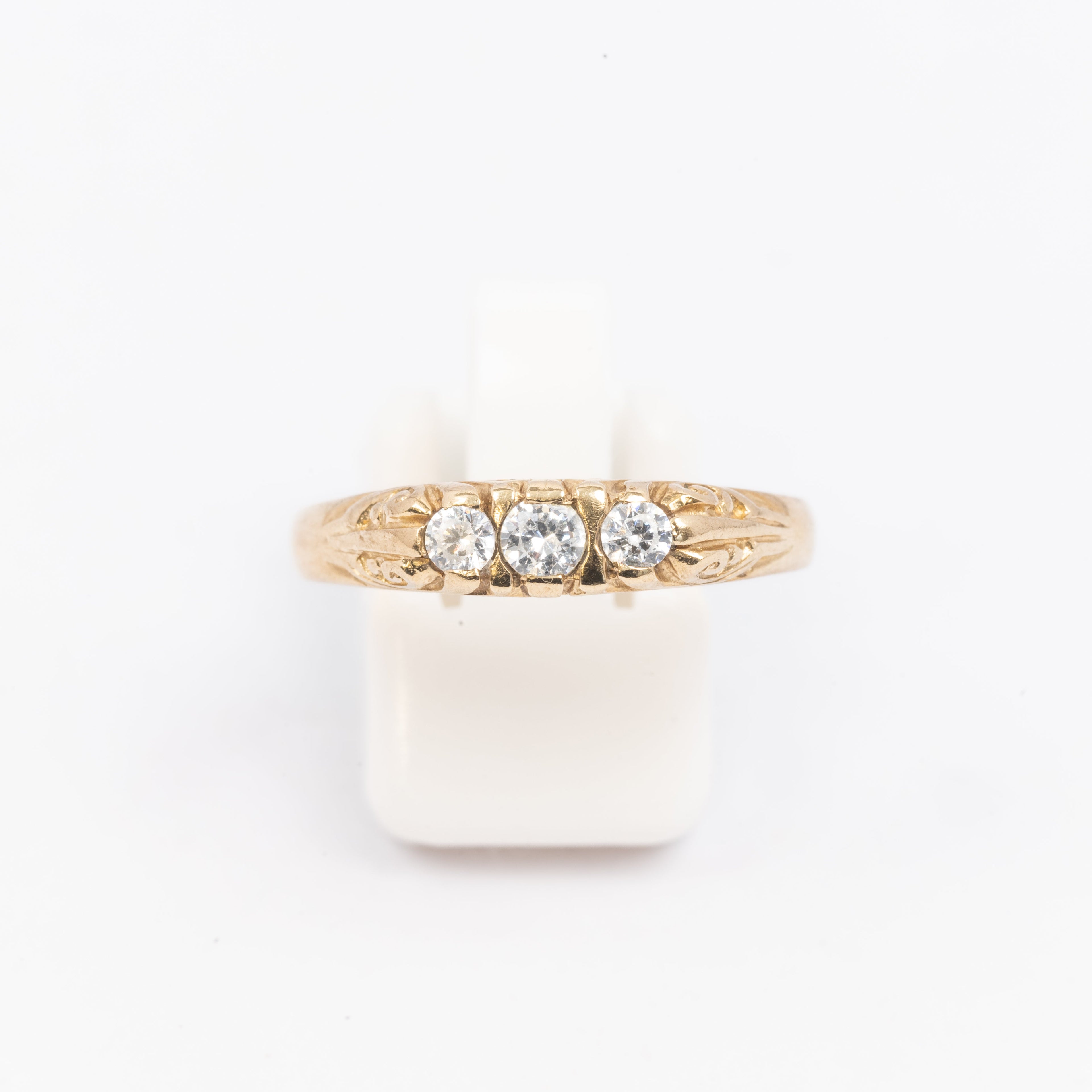 Ladies 3 Stone Engraved Ring