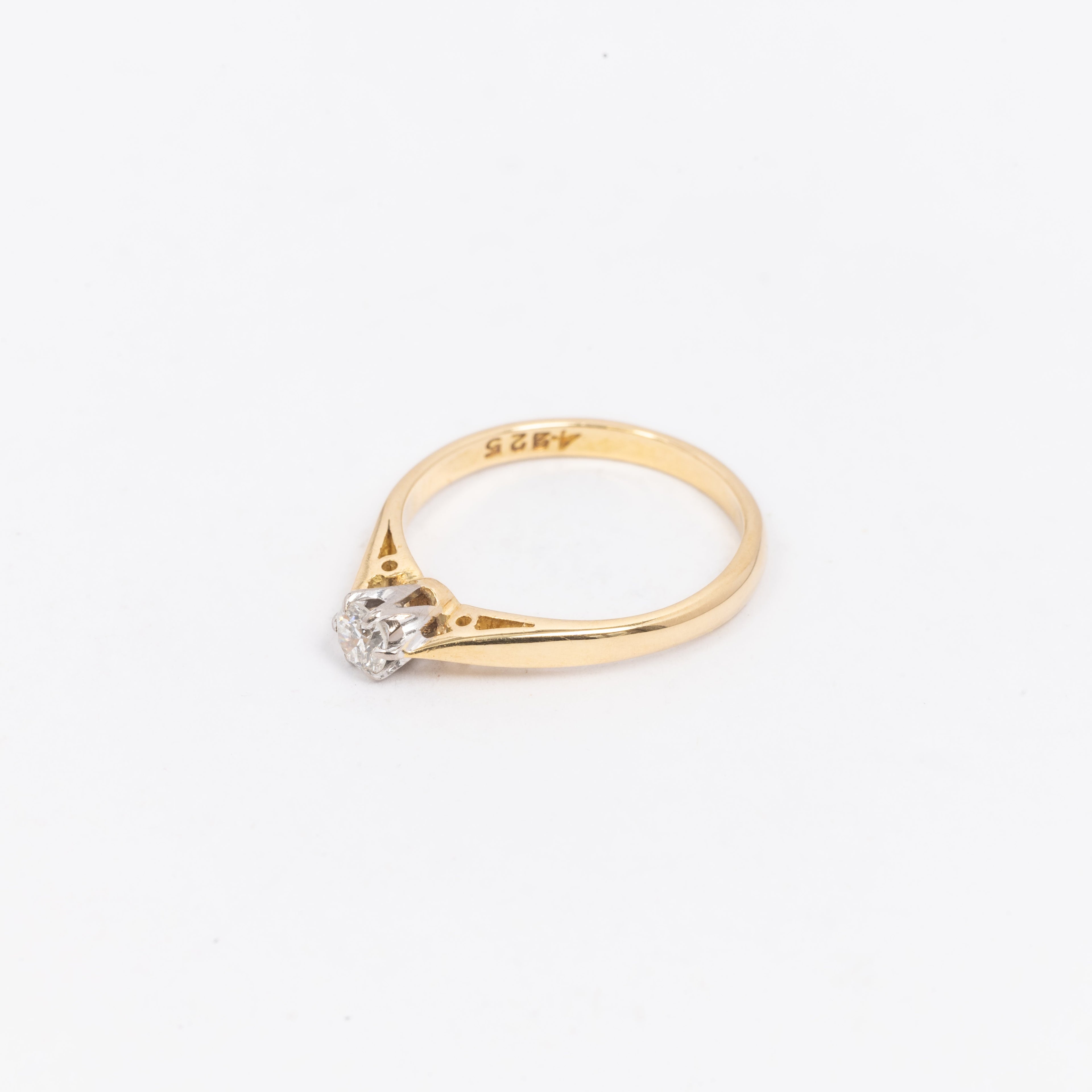 Ladies Solitaire Ring