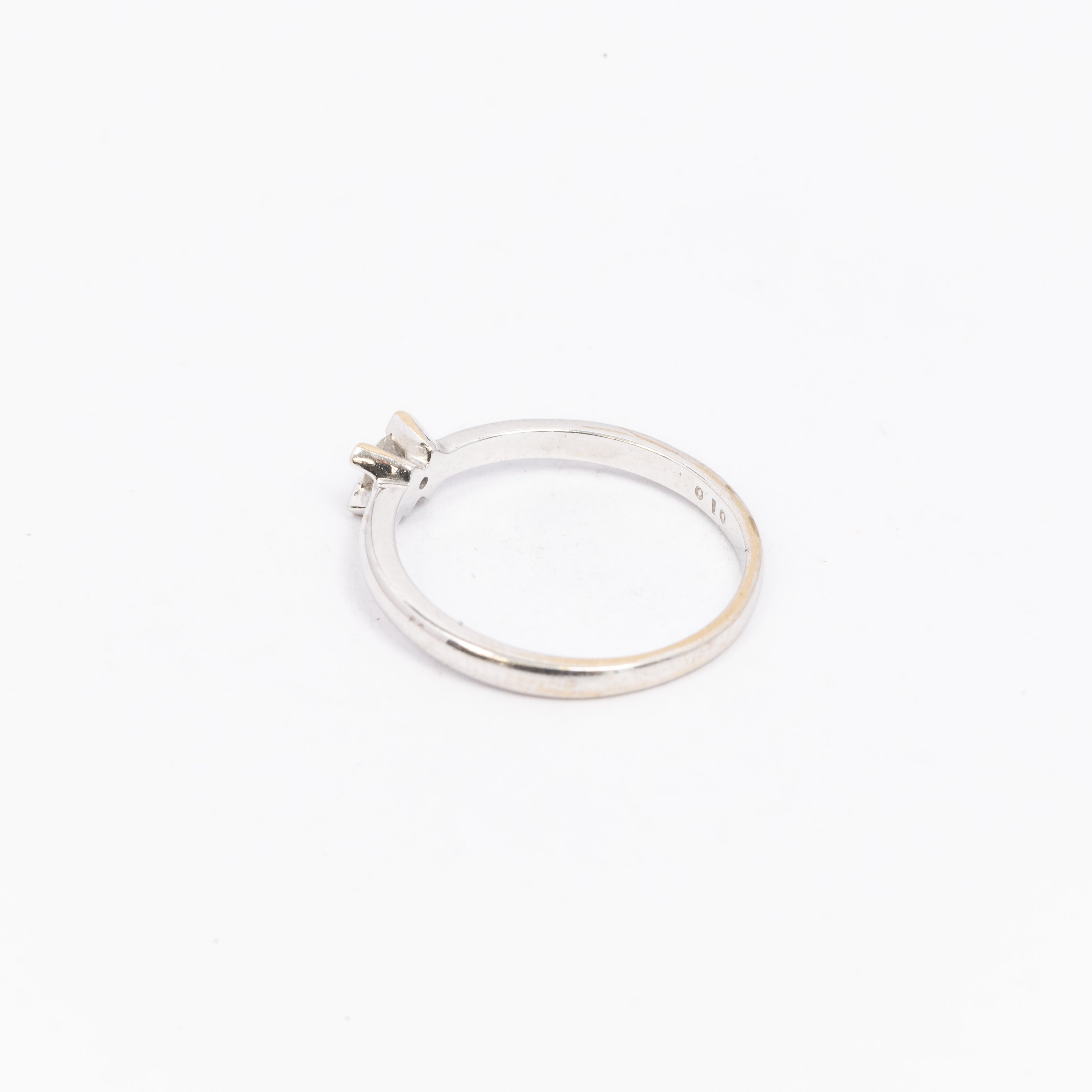Ladies White Gold Solitaire Ring