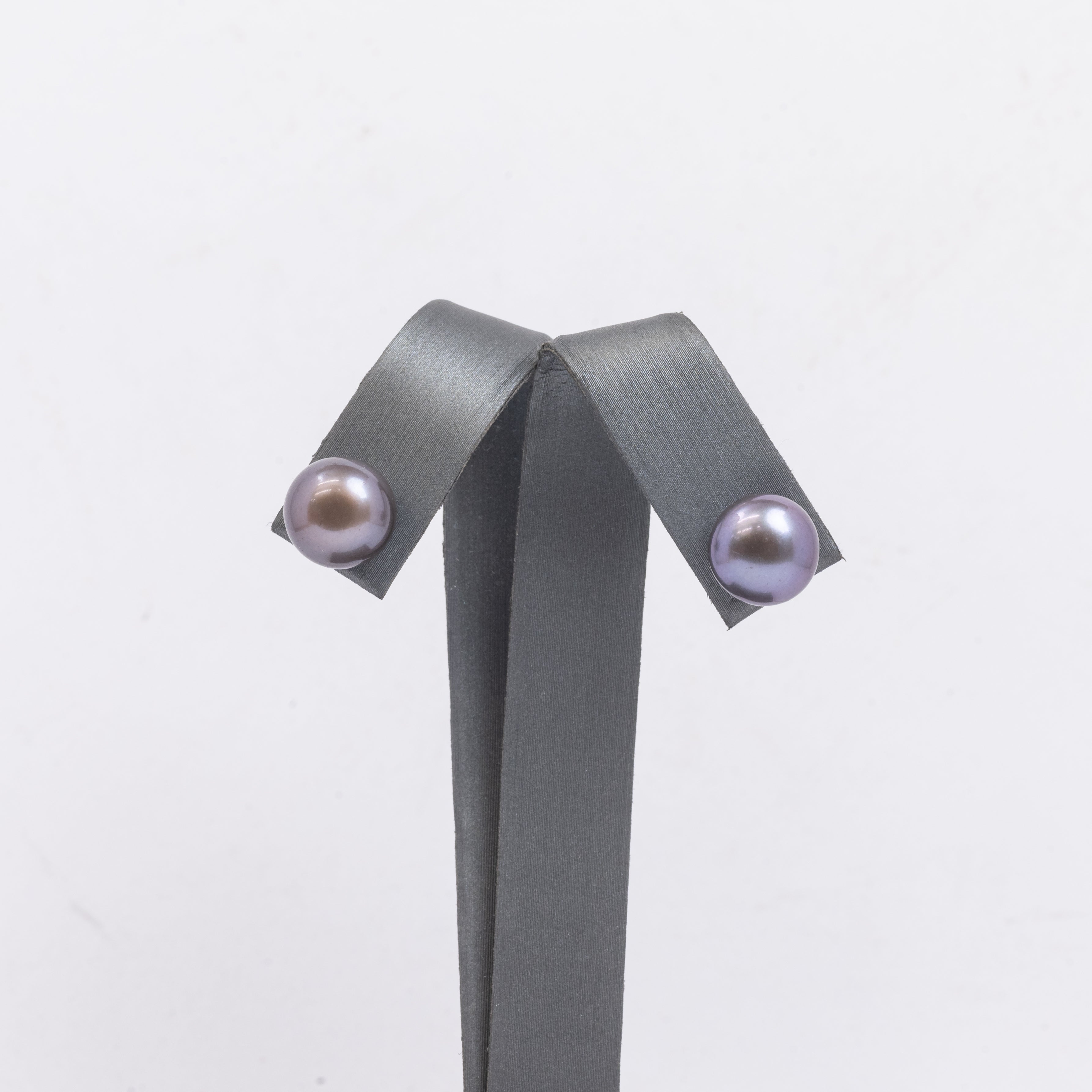 Ladies Grey Pearl Earrings
