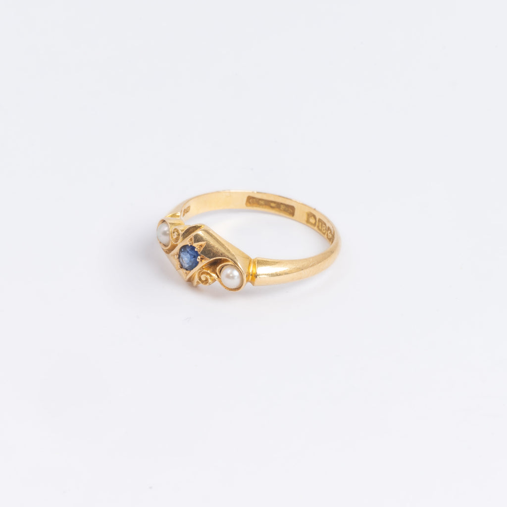 c1905 Sapphire & Pearl Gold Ring