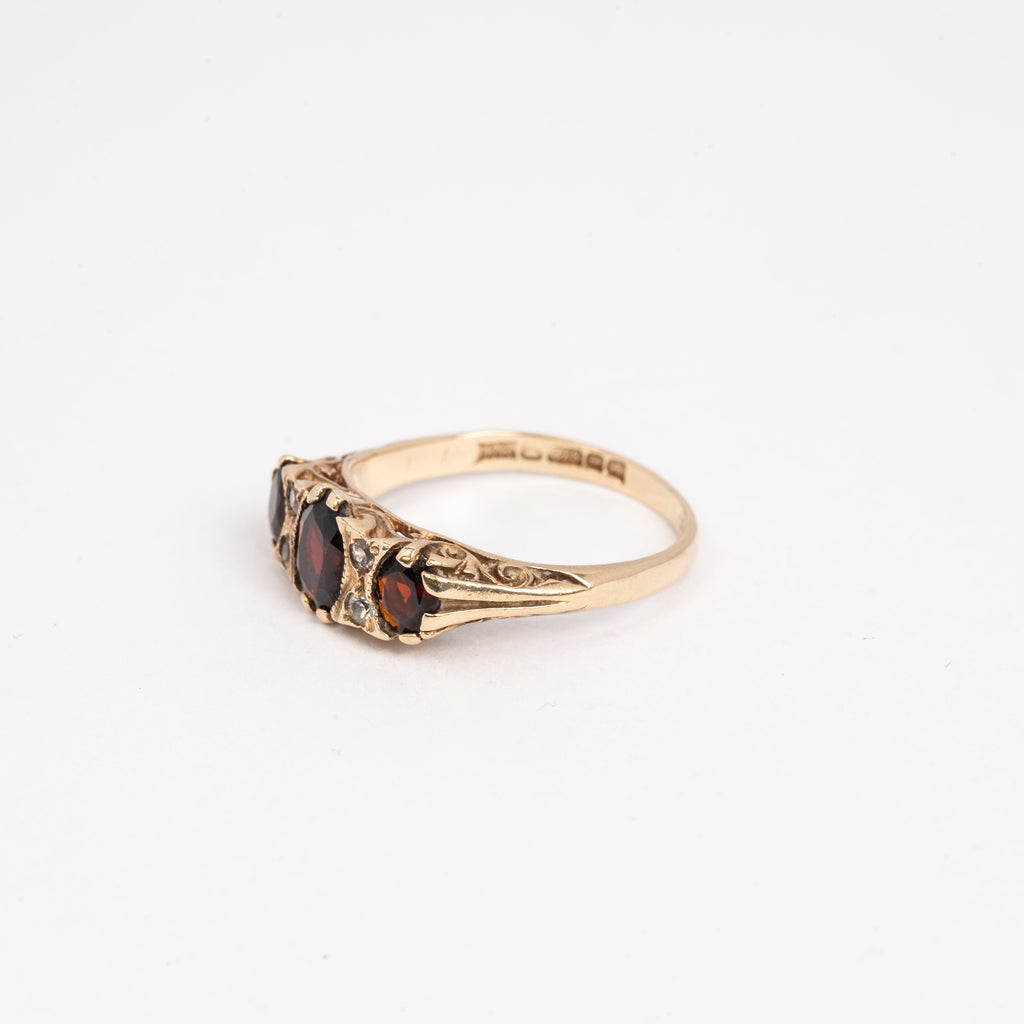 Ladies 3 Stone Garnet & Diamond Ring