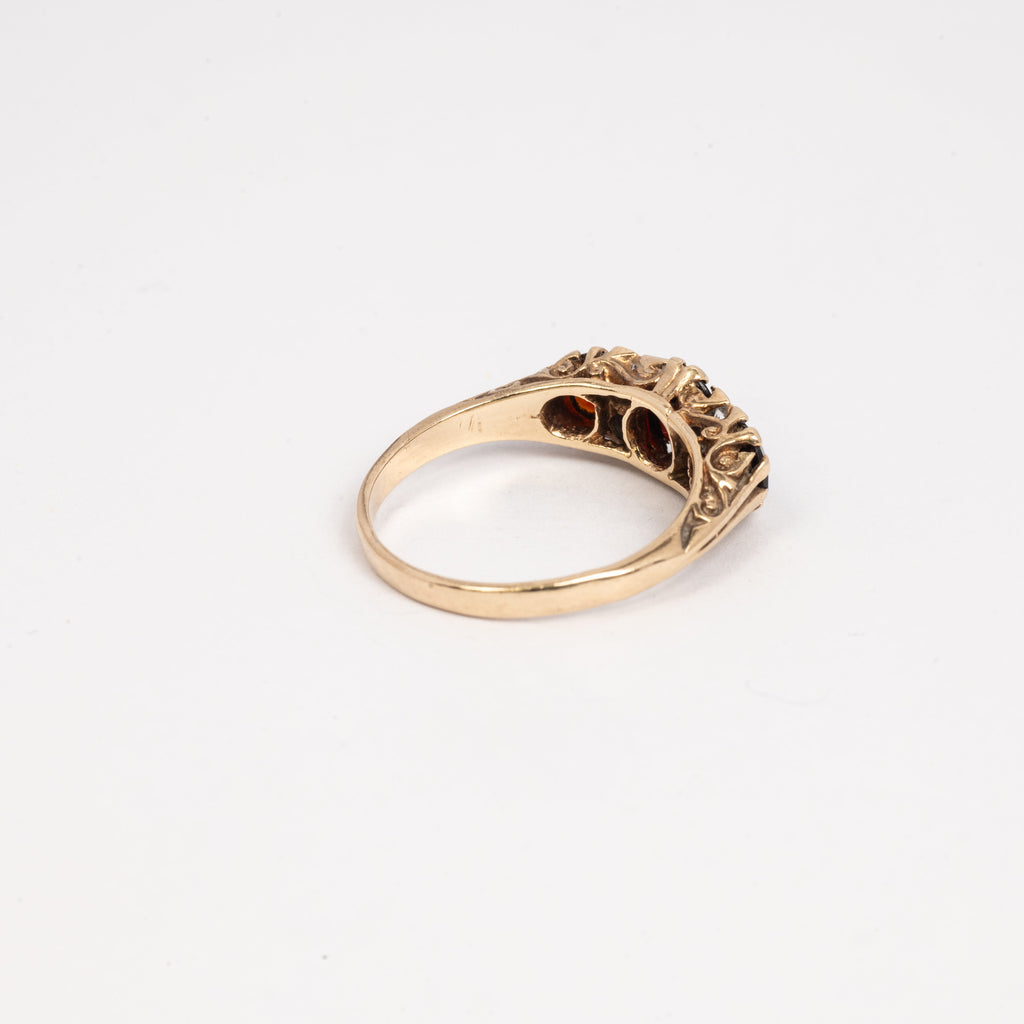 Ladies 3 Stone Garnet & Diamond Ring