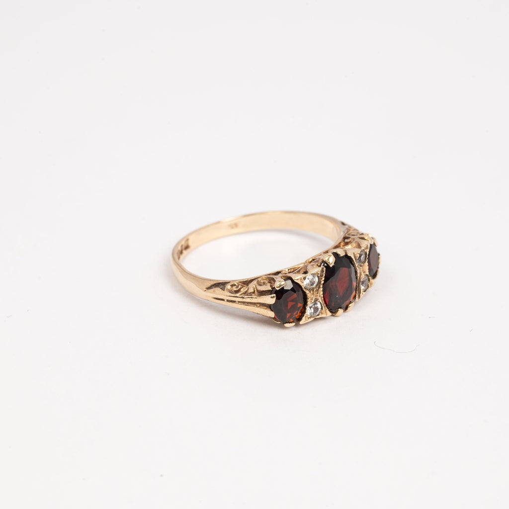 Ladies 3 Stone Garnet & Diamond Ring