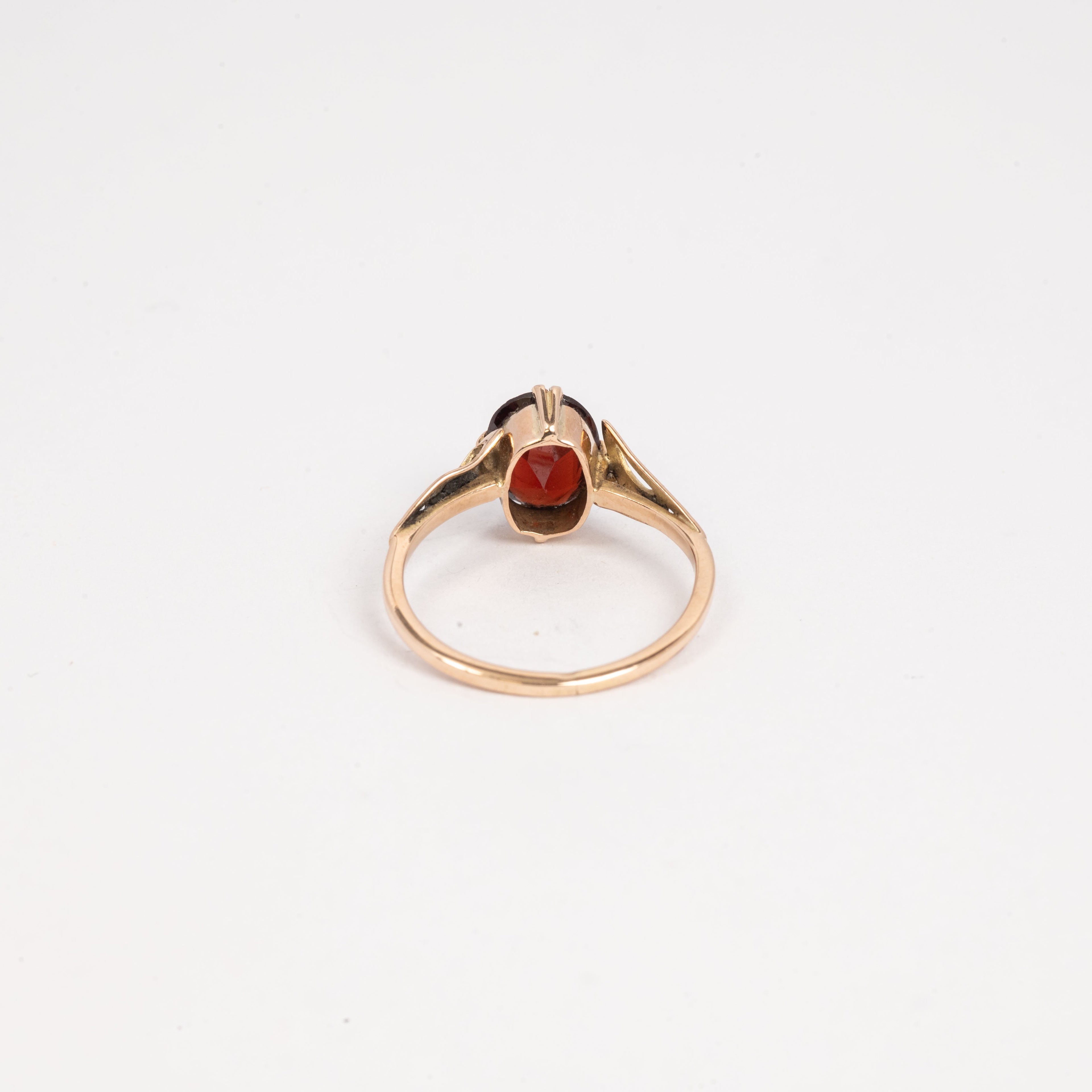 Ladies Solitaire Garnet Ring