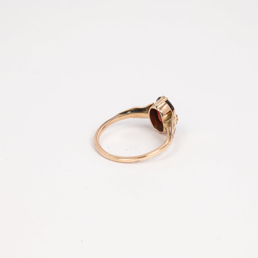 Ladies Solitaire Garnet Ring