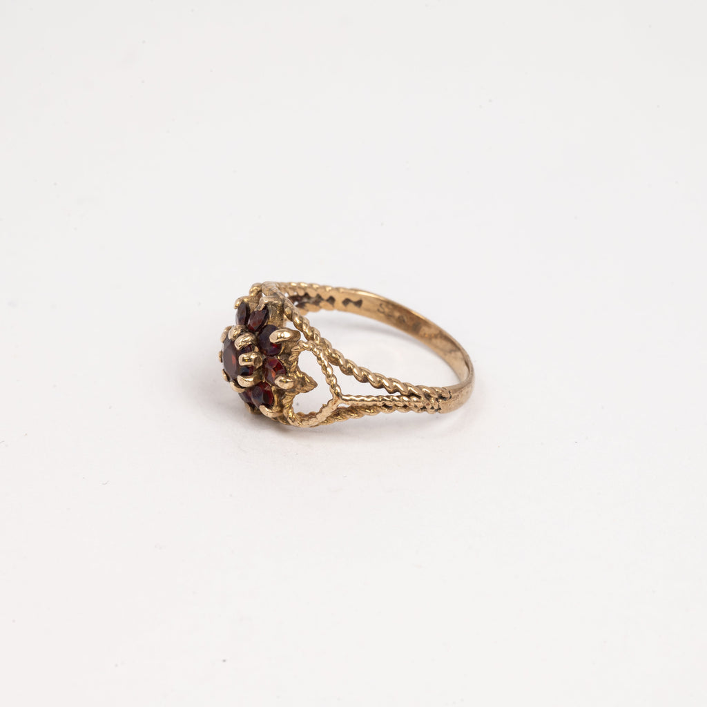 Ladies Garnet Flower Ring