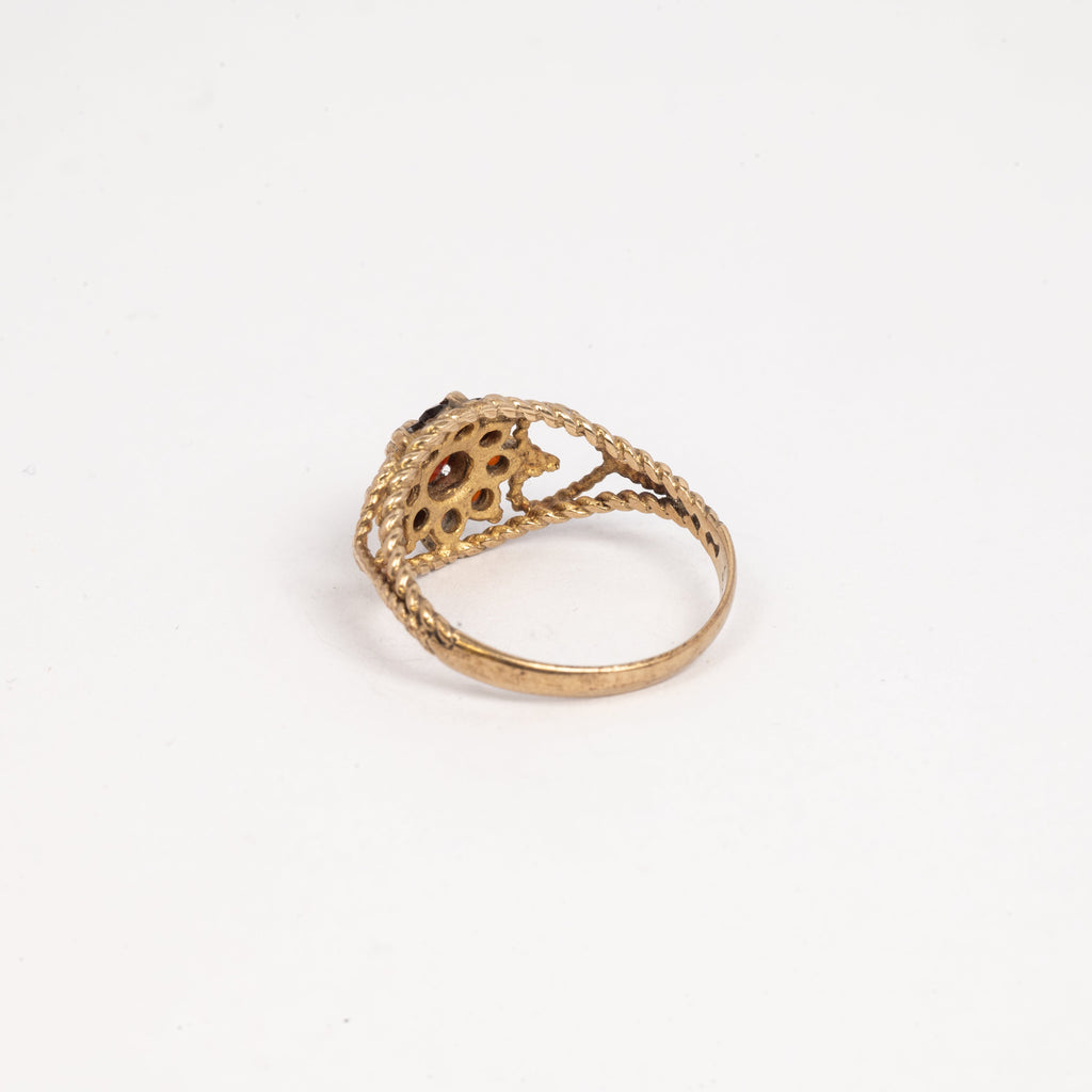 Ladies Garnet Flower Ring