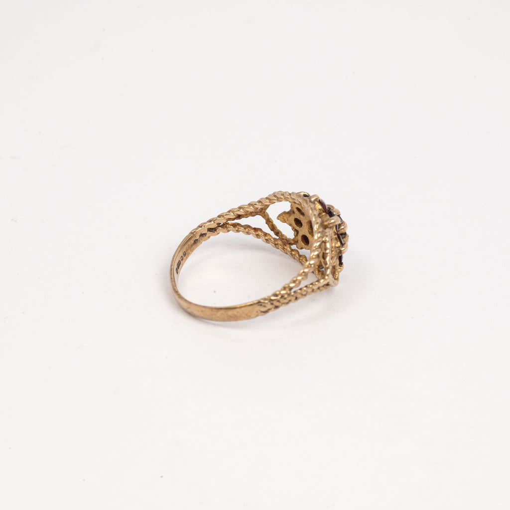 Ladies Garnet Flower Ring