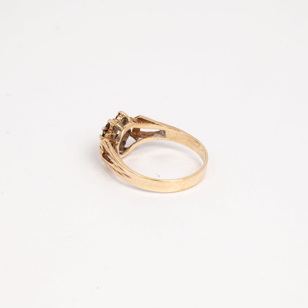Ladies Garnet Flower Ring