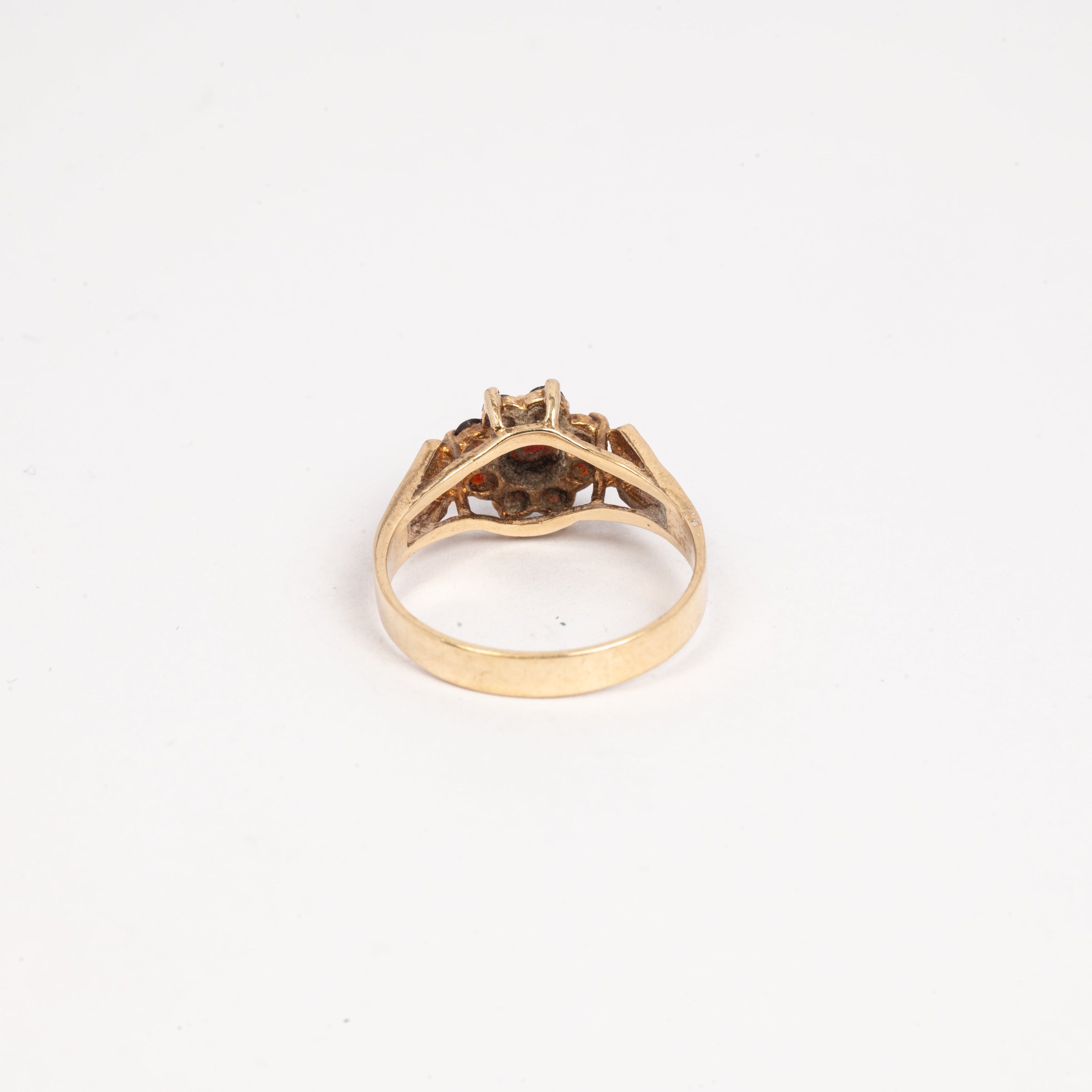 Ladies Garnet Flower Ring