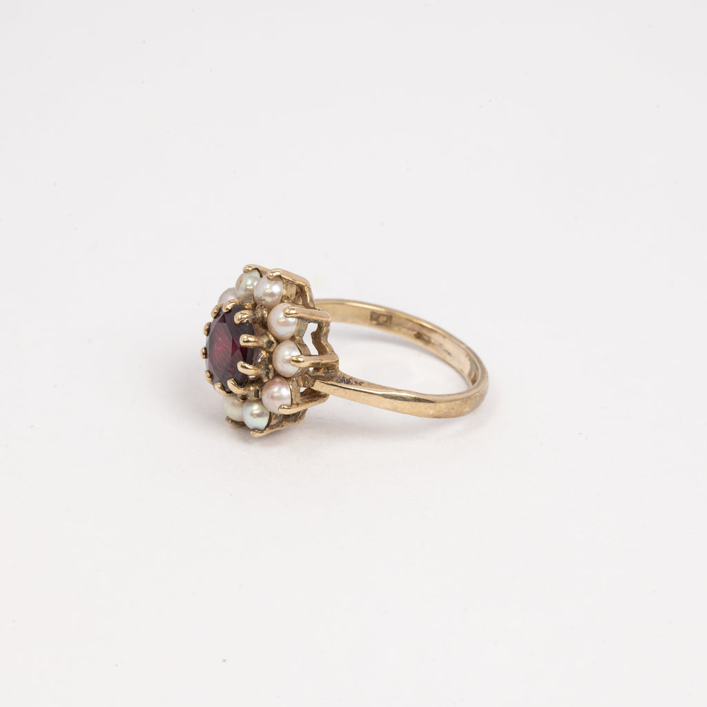 Ladies Garnet & Pearl Ring