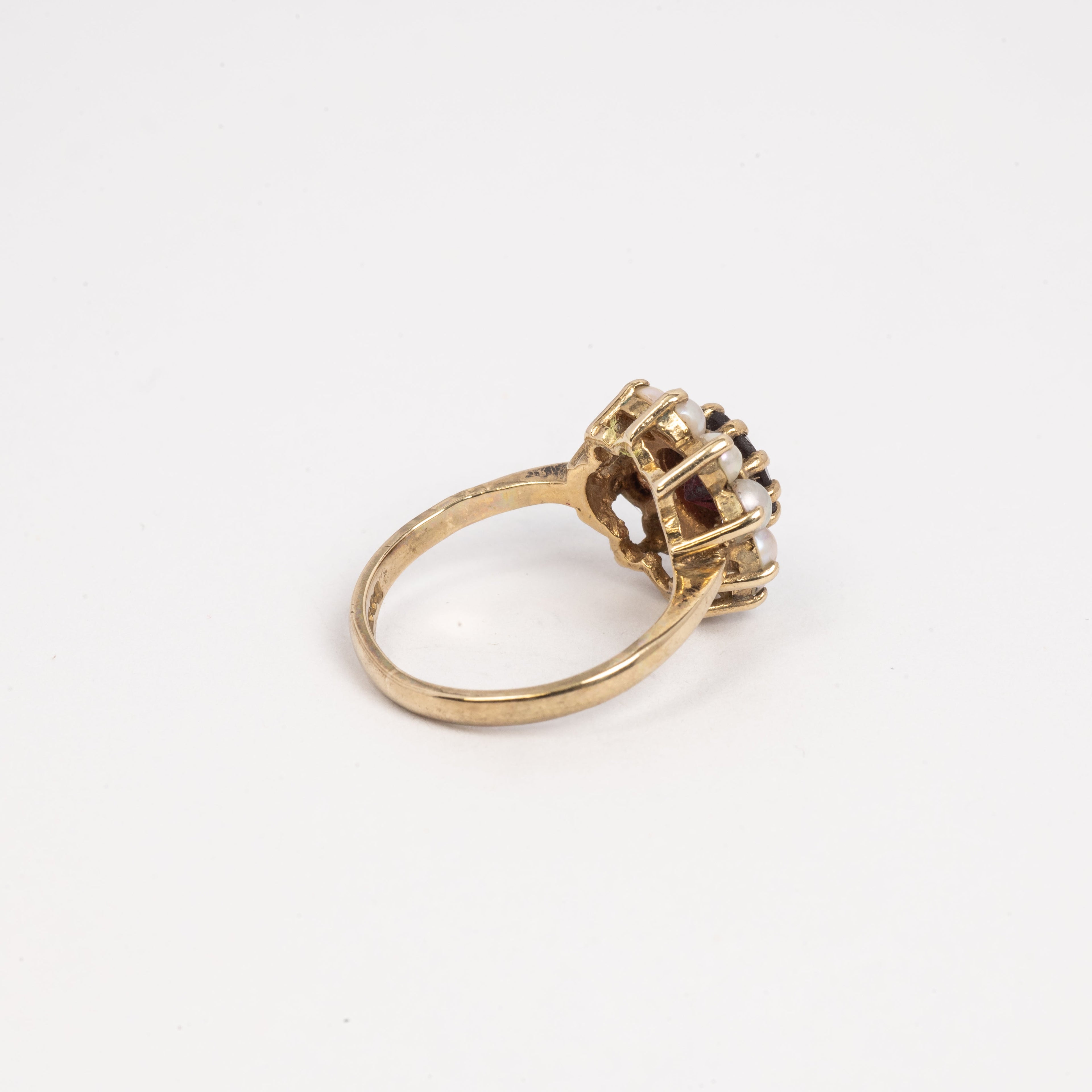 Ladies Garnet & Pearl Ring