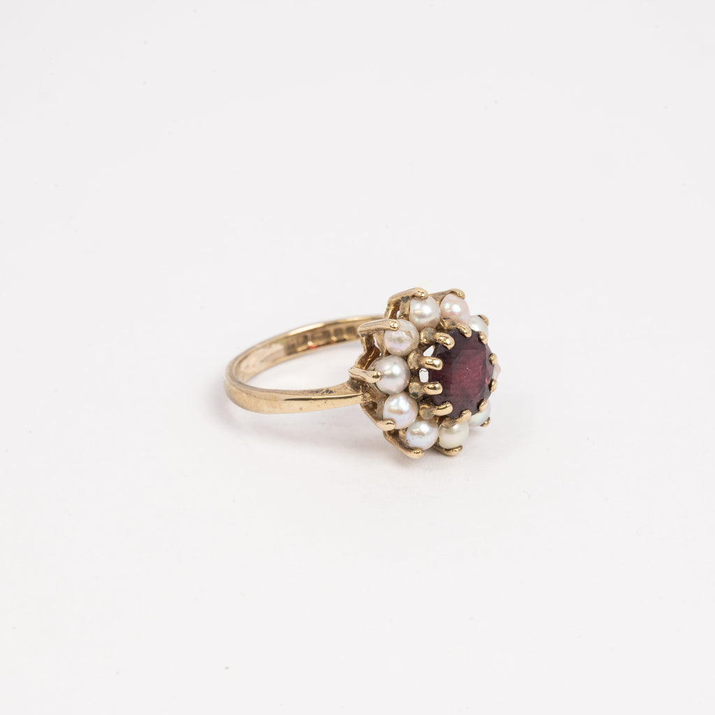 Ladies Garnet & Pearl Ring