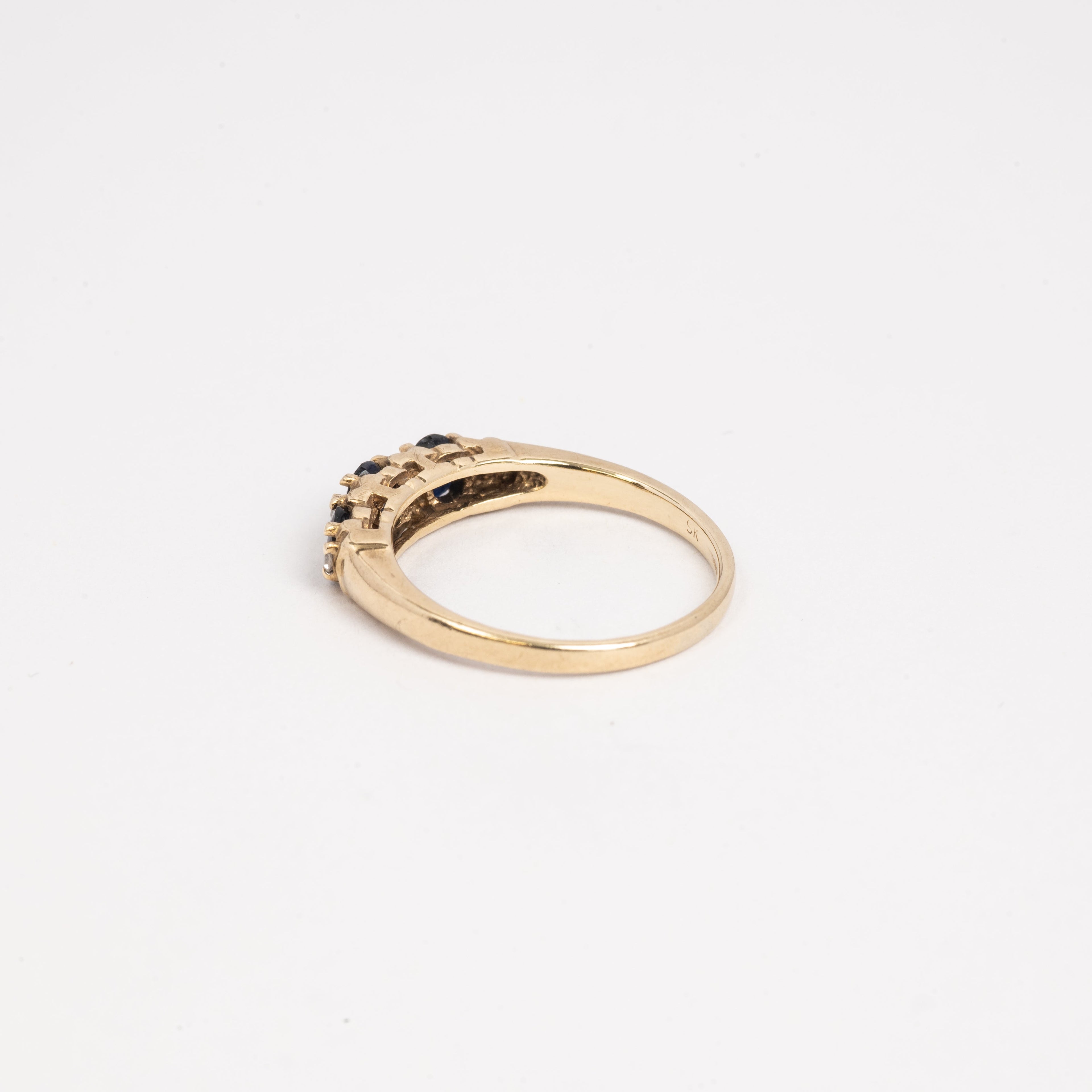 Ladies Sapphire & Diamond Ring