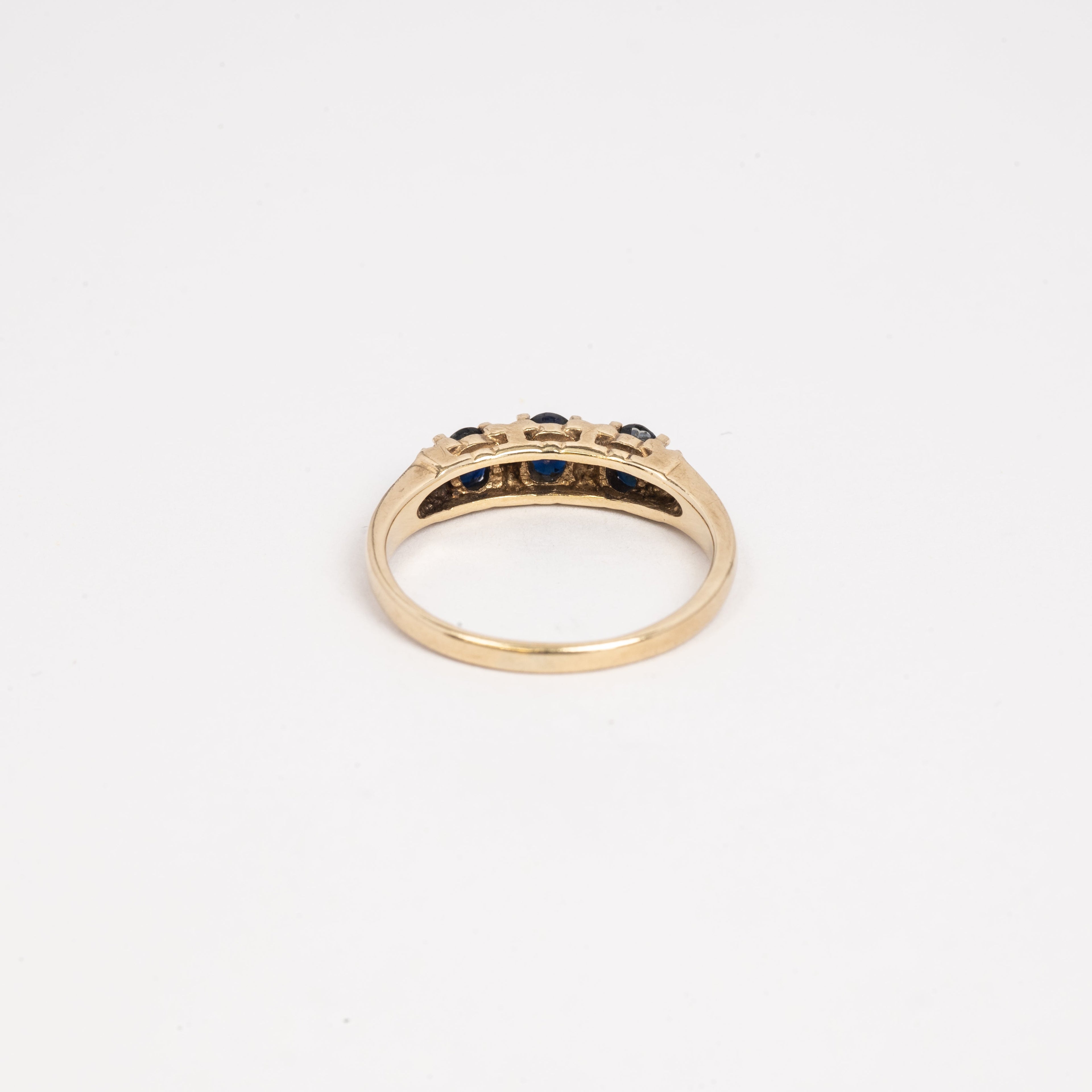 Ladies Sapphire & Diamond Ring