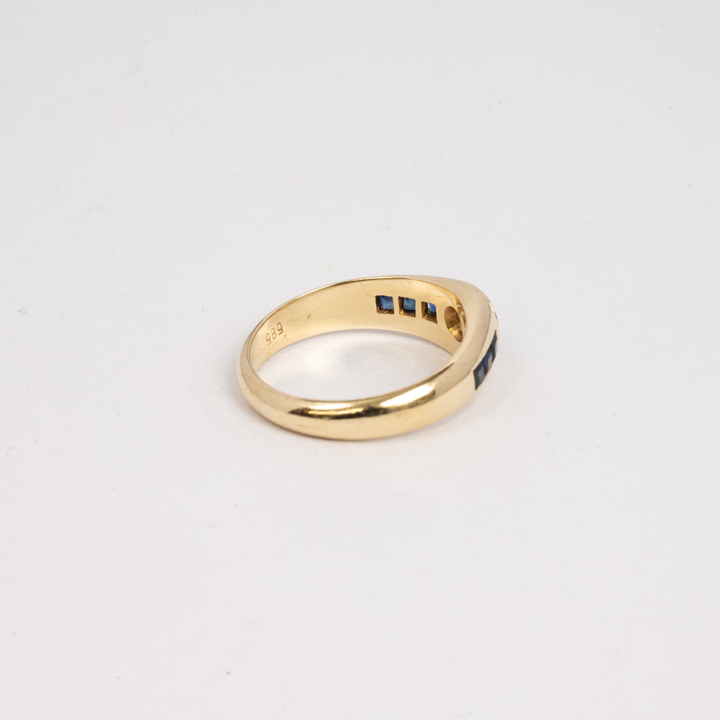 Ladies Sapphire Ring