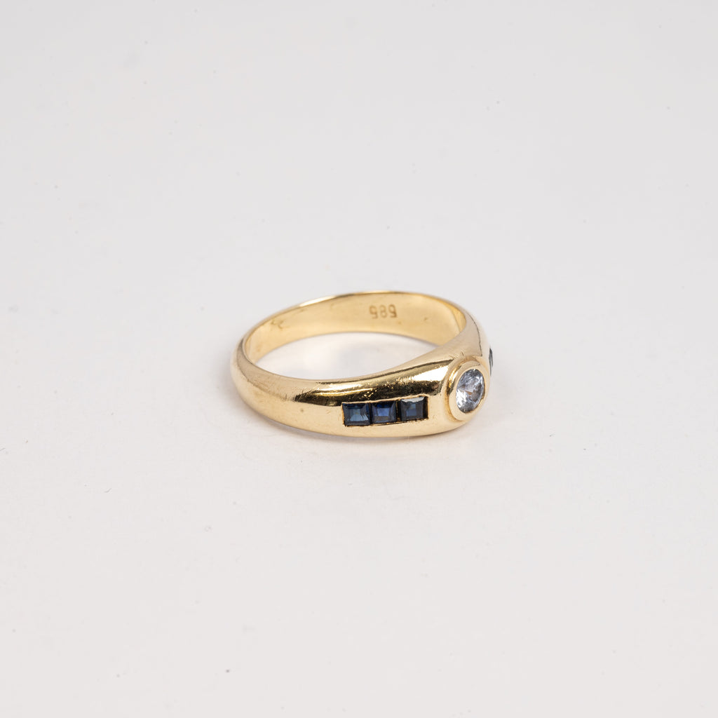 Ladies Sapphire Ring