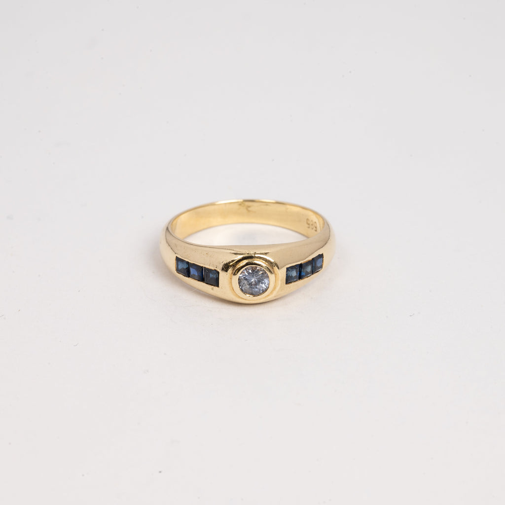 Ladies Sapphire Ring