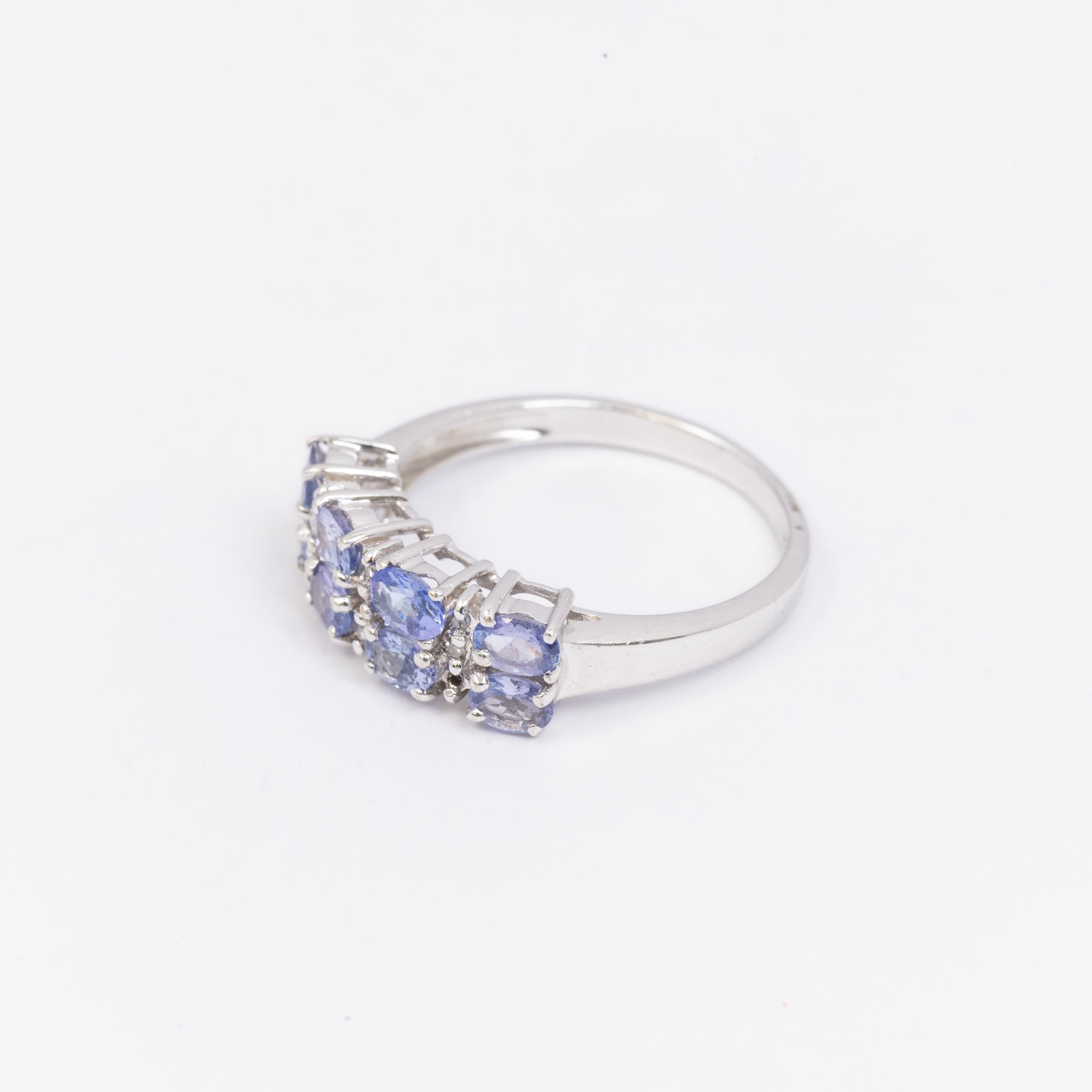 Ladies Tanzanite & Diamond Ring